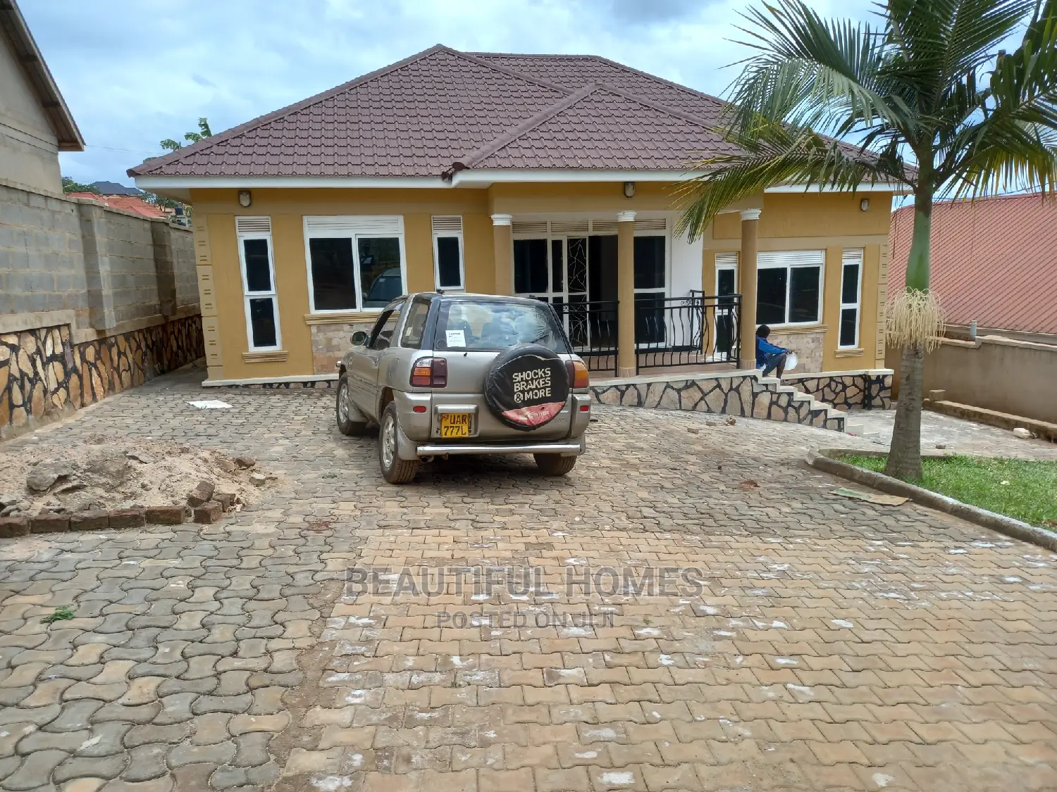 Furnished 3bdrm House in Kira Organised for Sale in Kira