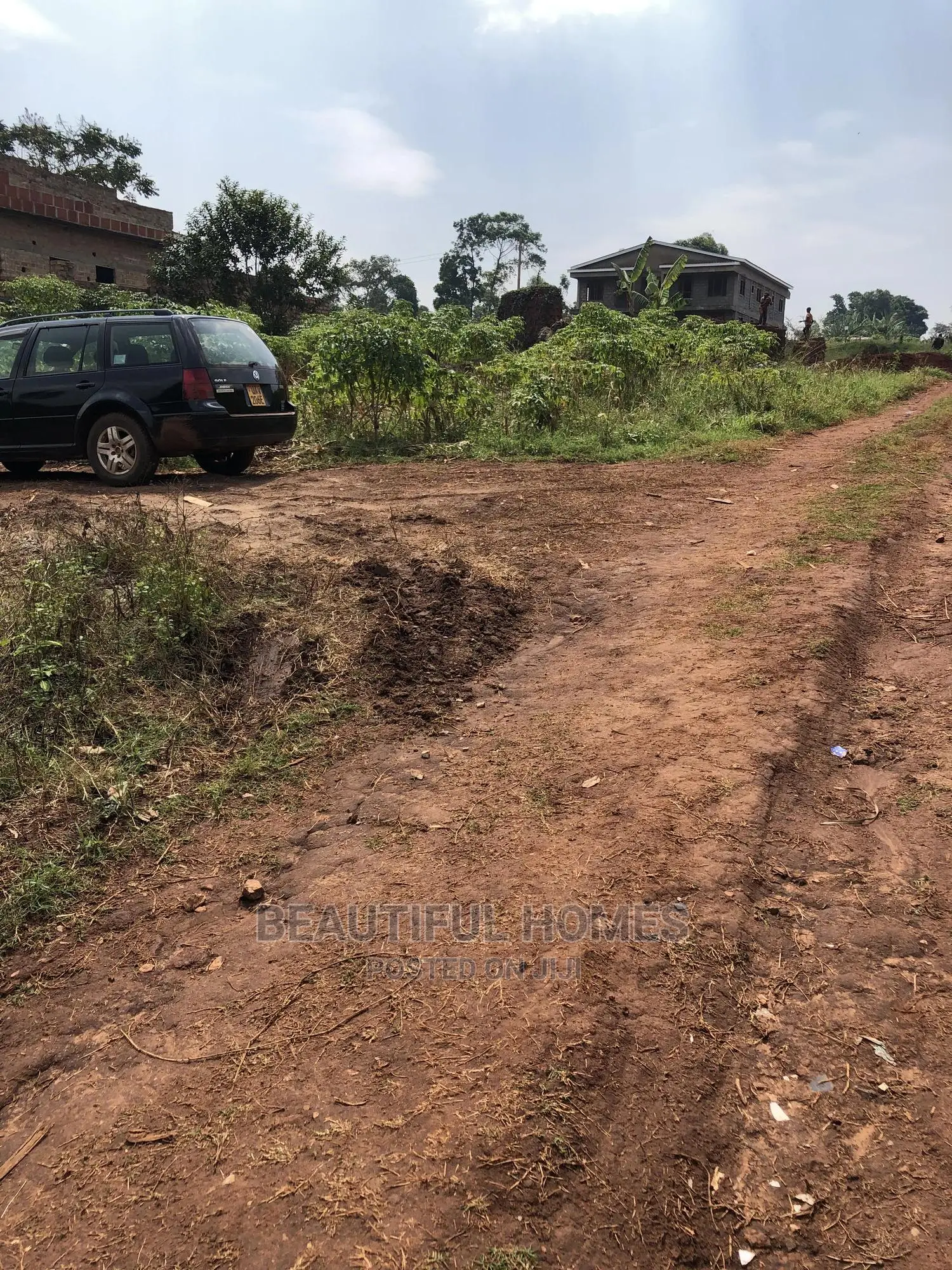 Nakwero Hot Plot Near the Tarmack on Sell in Kampala