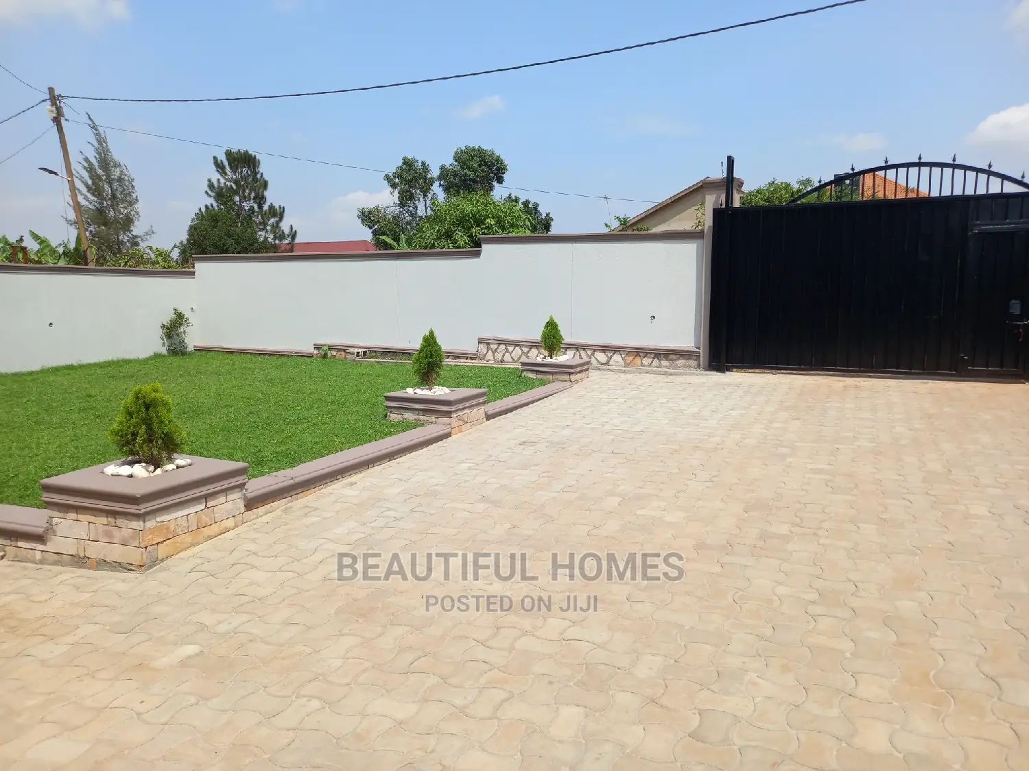 Furnished 4bdrm House in Kira for Sale in Kira