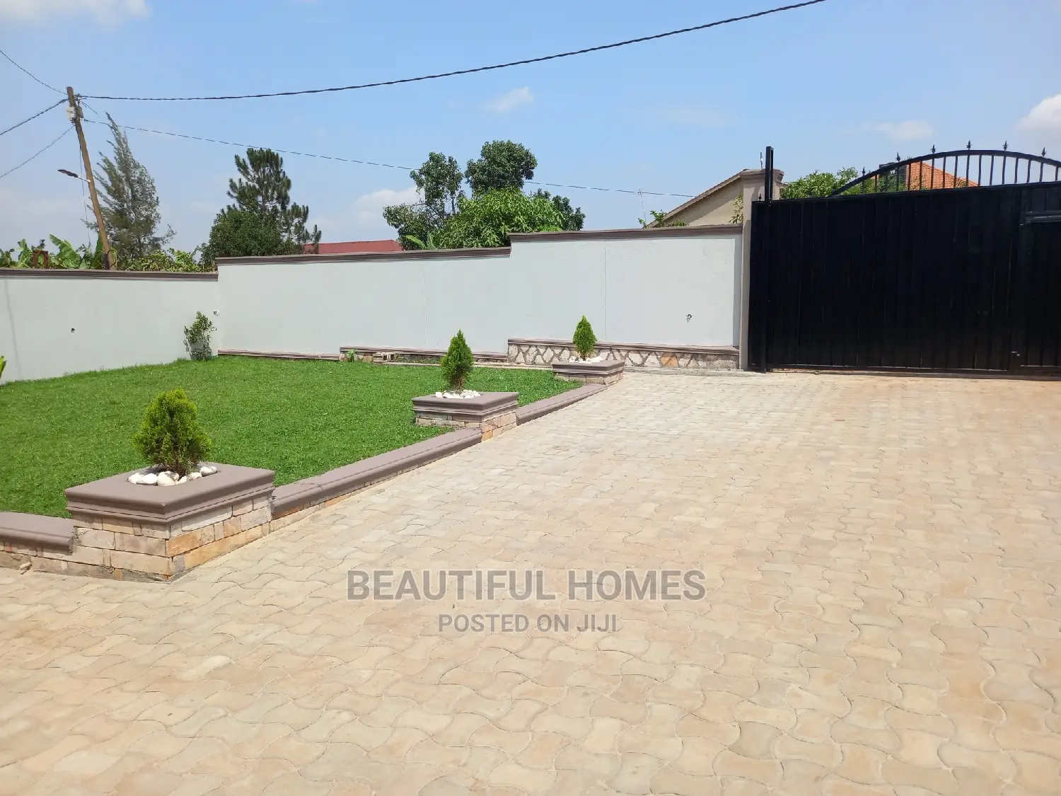 Furnished 4bdrm House in Kira for Sale in Kira