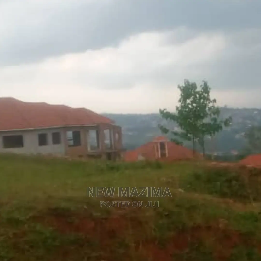 Very Classic Fancy Plot Forced Sale Here in Heart of Seguku in Division A