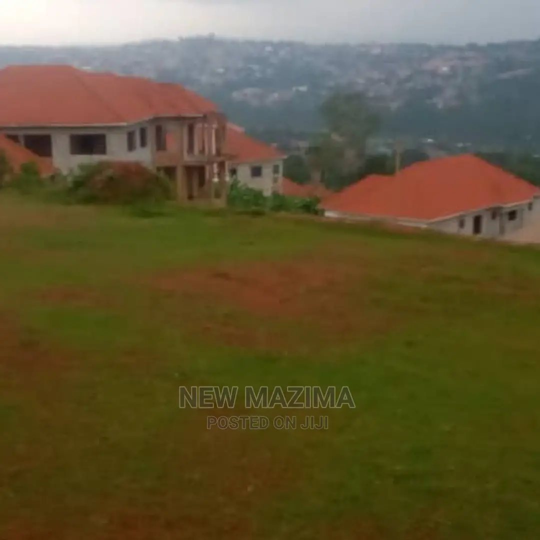 Very Classic Fancy Plot Forced Sale Here in Heart of Seguku in Division A