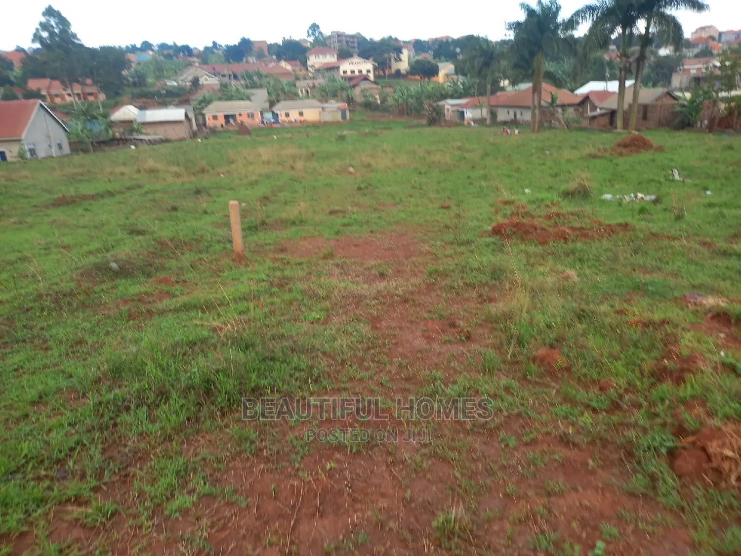 Kisaasi Komamboga Posh Estate Near Tarmack on Sell in Central Division