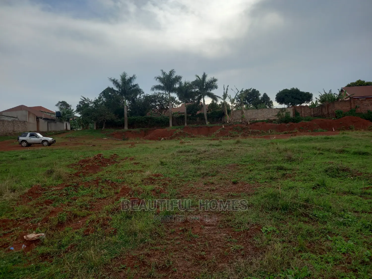 Kisaasi Plots Near Tarmack for Sell in Central Division