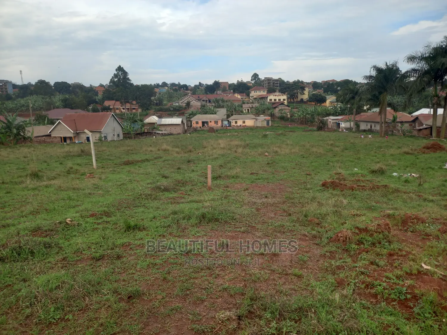 Kisaasi Komamboga Good Land on Sell in Central Division