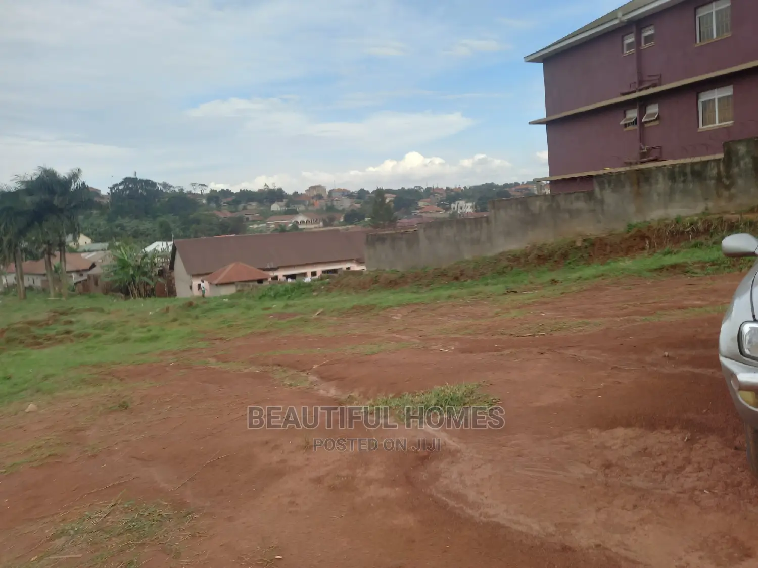 Kisaasi Komamboga Fancy Plots for Sell in Central Division
