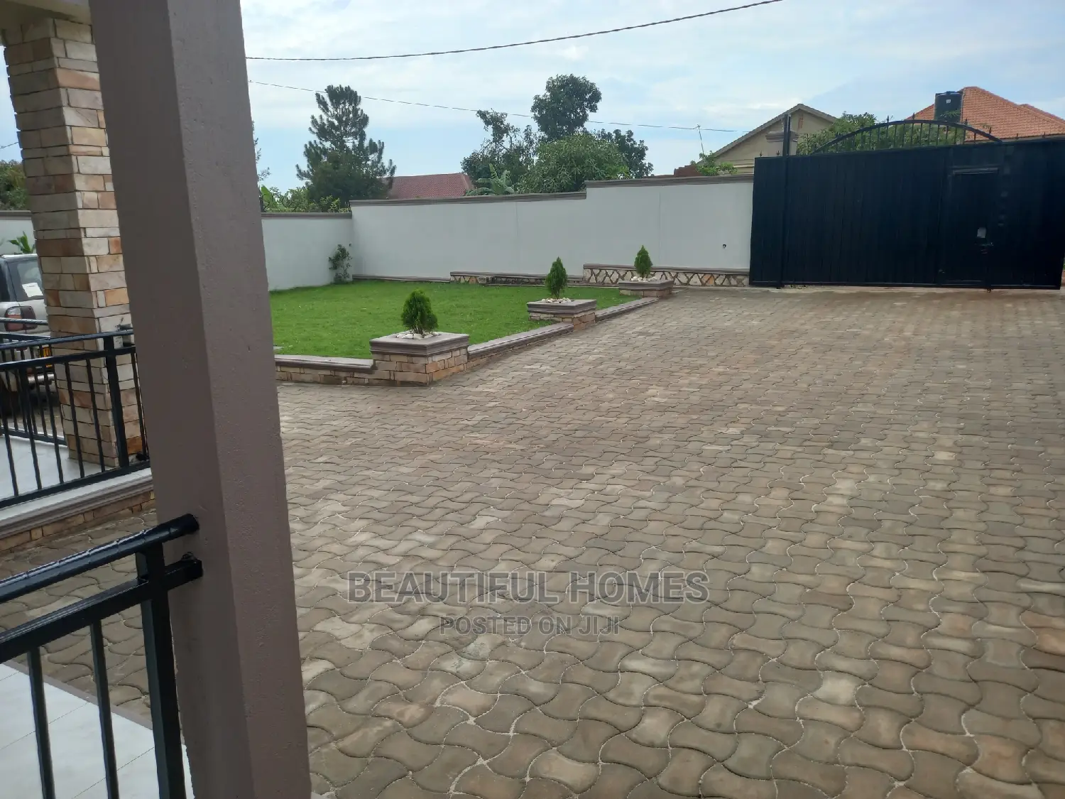 Furnished 4bdrm Bungalow in Kira for Sale in Kira