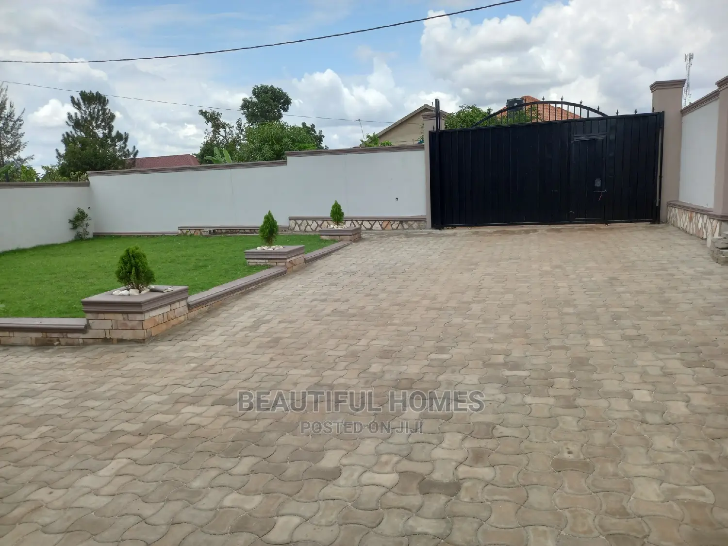 Furnished 4bdrm Bungalow in Kira for Sale in Kira