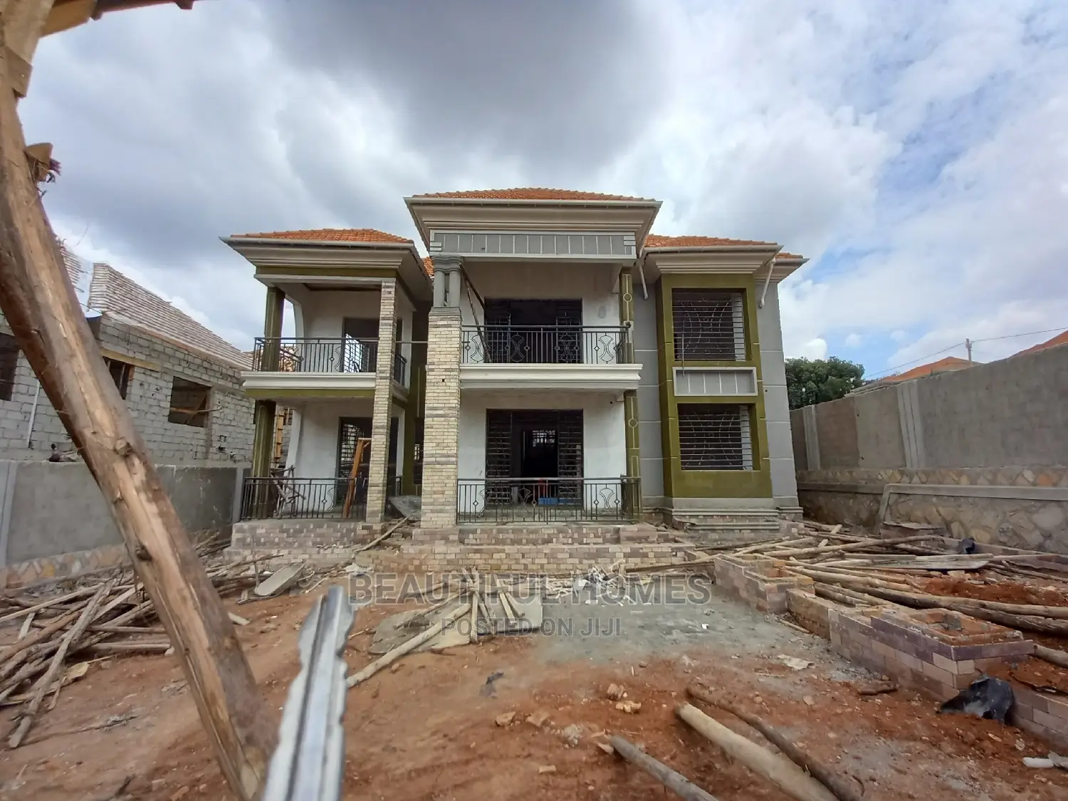 Furnished 6bdrm Mansion in Kisaasi Tarmack, Central Division for Sale in Central Division