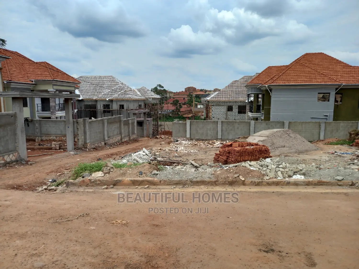 Furnished 6bdrm Duplex in Bukoto, Central Division for Sale in Central Division