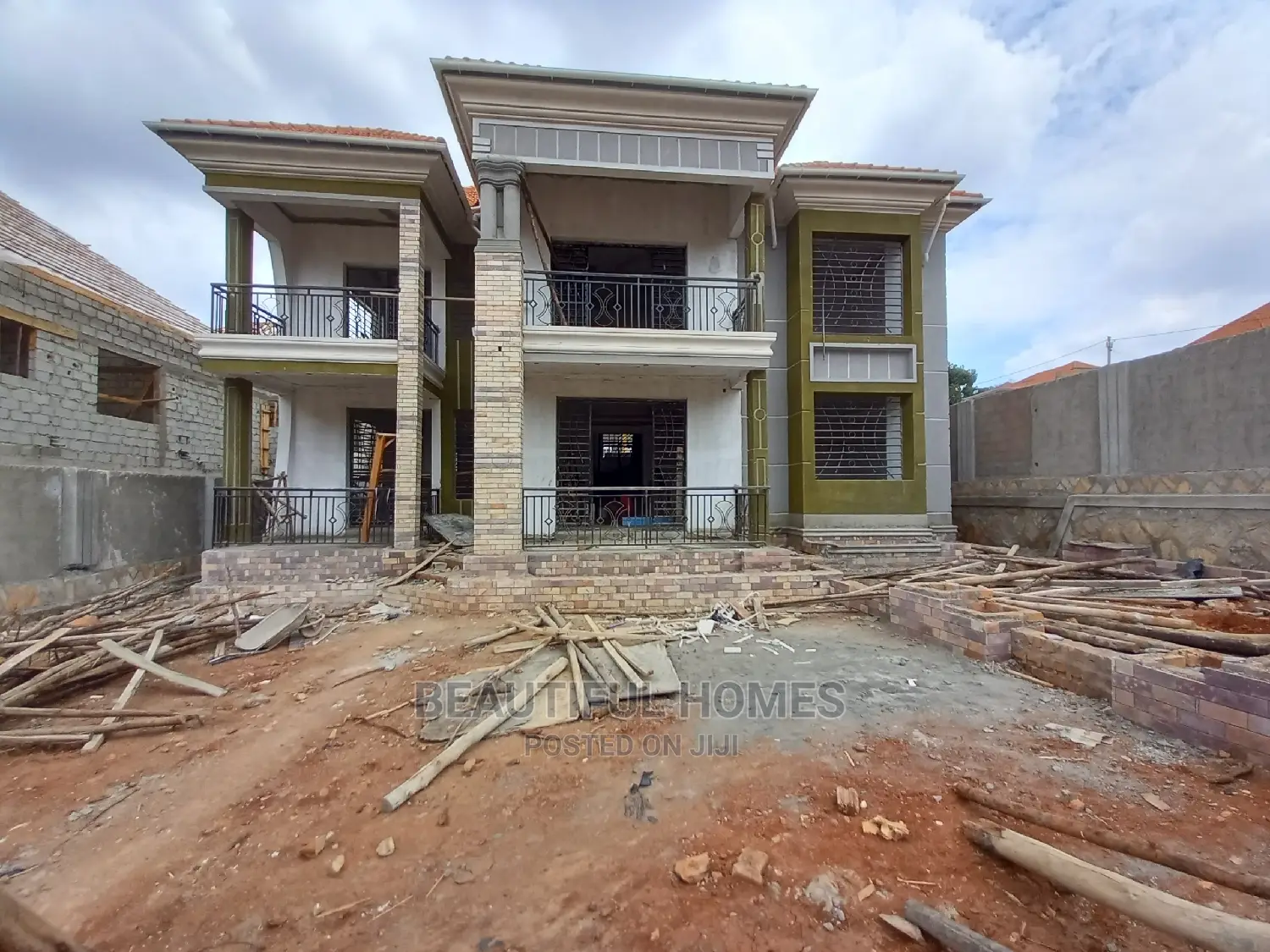 Furnished 6bdrm Duplex in Kisaasi Corporate, Central Division for Sale in Central Division