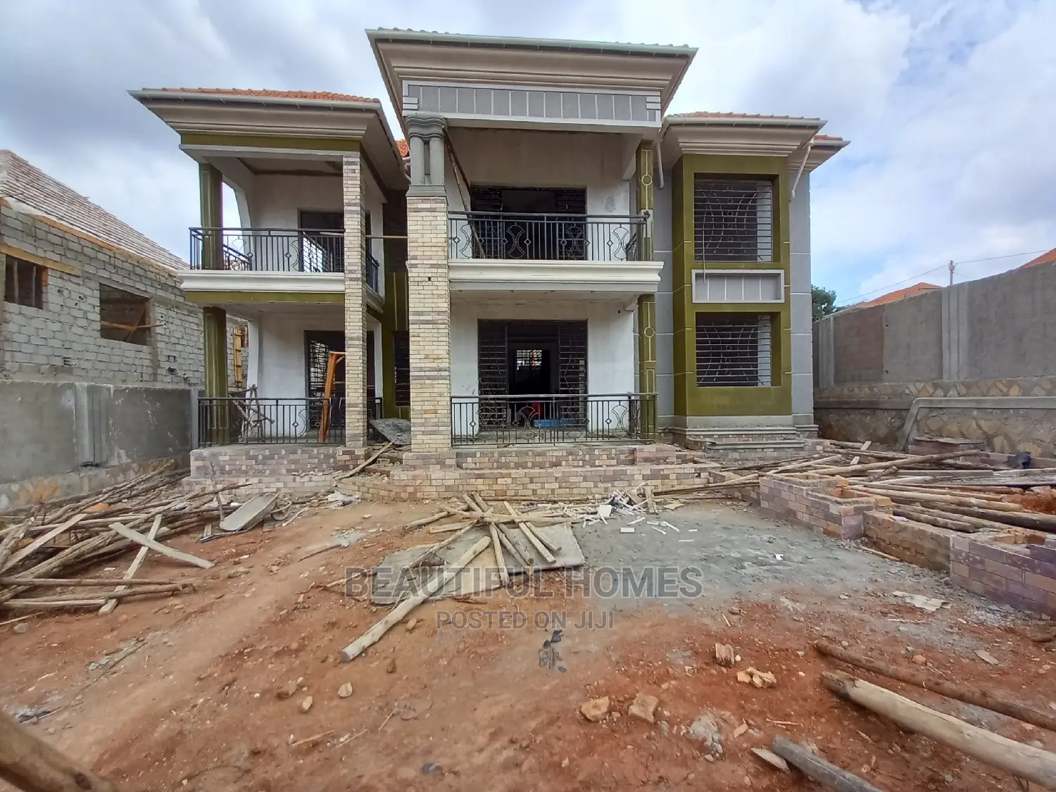 Furnished 6bdrm Duplex in Kisaasi Corporate, Central Division for Sale in Central Division