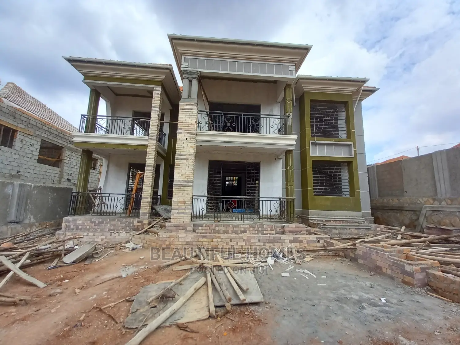 Furnished 6bdrm Duplex in Kisaasi Corporate, Central Division for Sale in Central Division