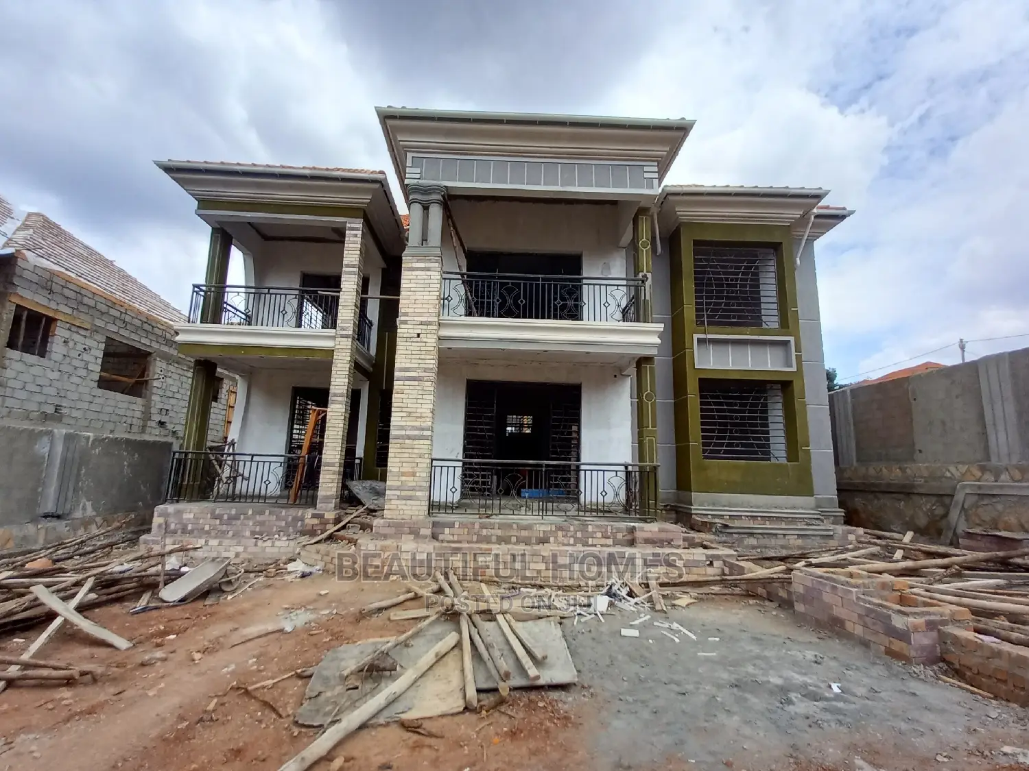 Furnished 6bdrm Duplex in Kisaasi Corporate, Central Division for Sale in Central Division
