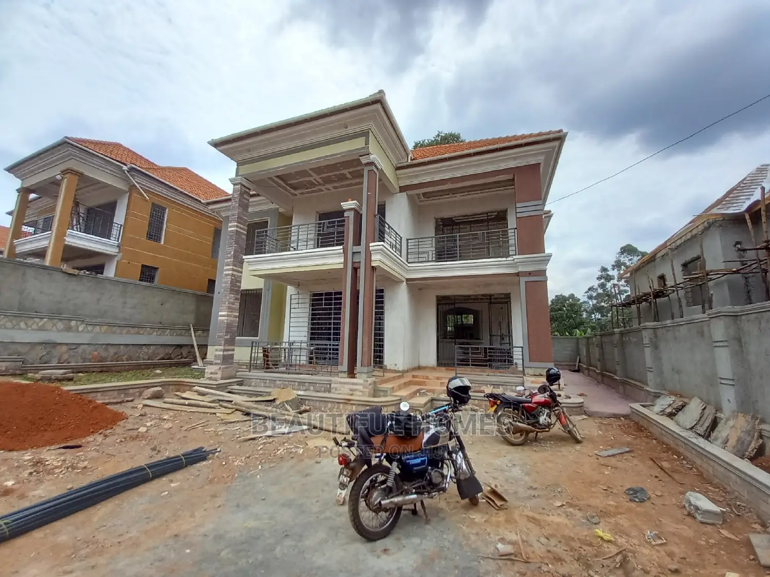 Furnished 6bdrm Mansion in Kisaasi, Central Division for Sale in Central Division
