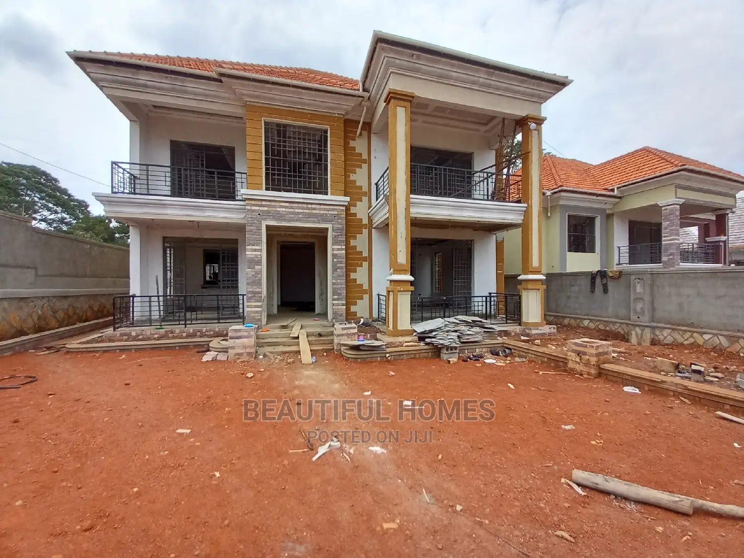 Furnished 6bdrm Mansion in Kisaasi Fancy, Central Division for Sale in Central Division