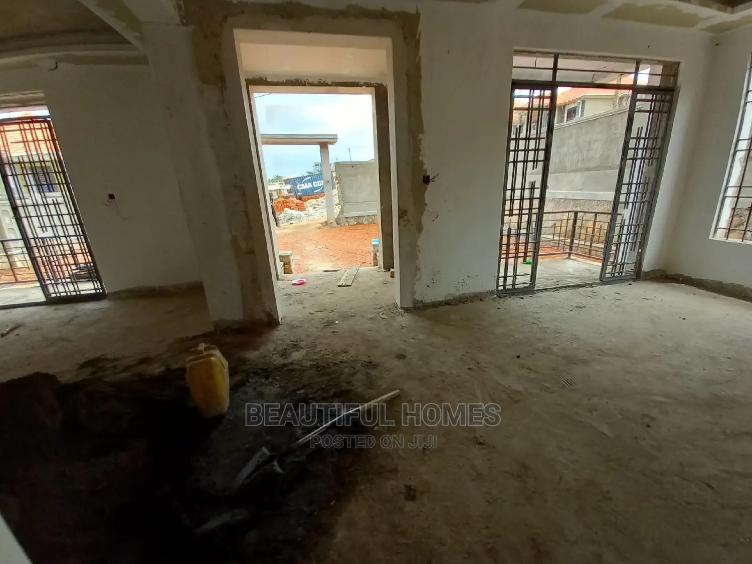 Furnished 6bdrm Mansion in Kisaasi Fancy, Central Division for Sale in Central Division