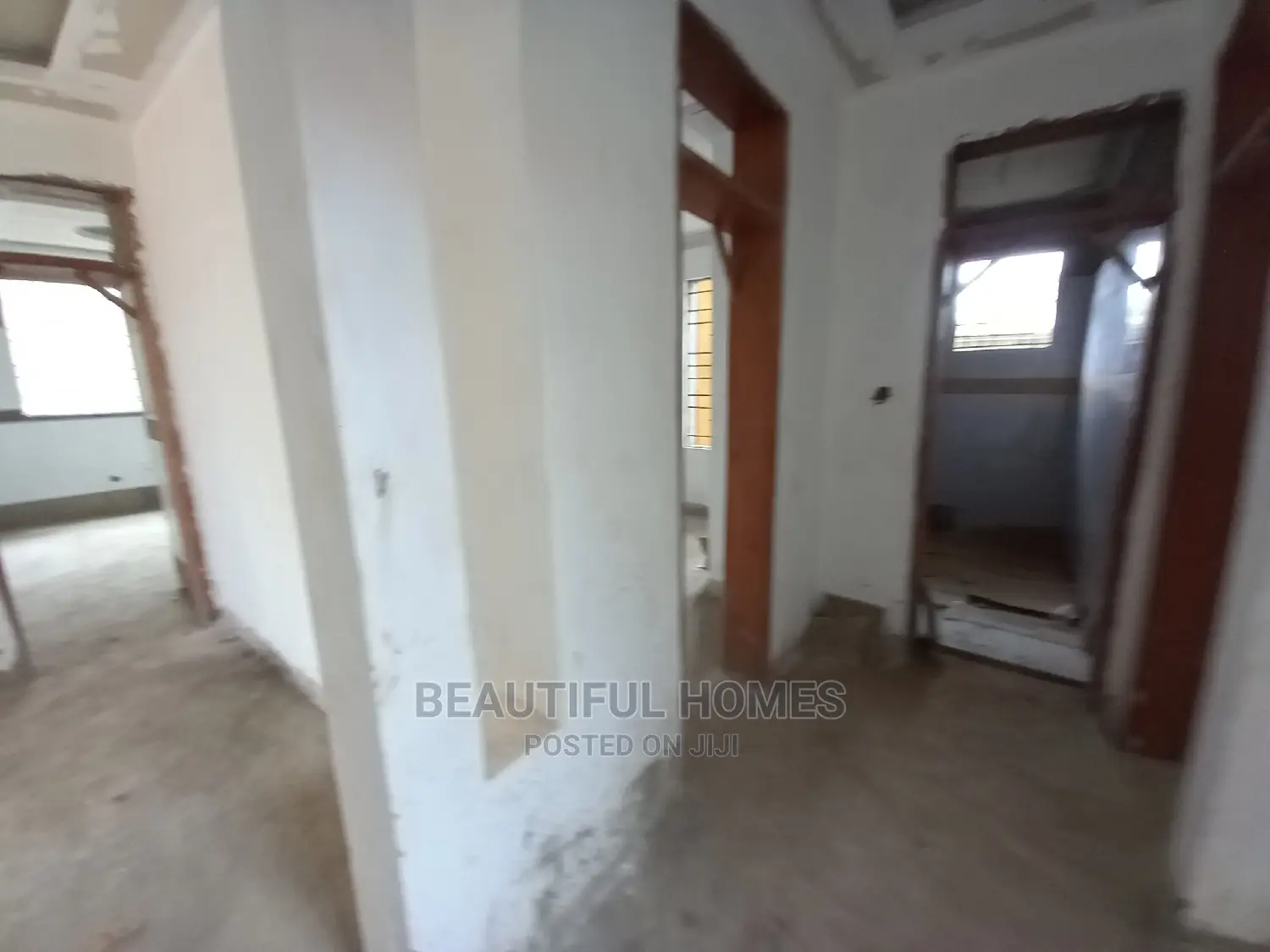 Furnished 6bdrm Mansion in Kisaasi Fancy, Central Division for Sale in Central Division