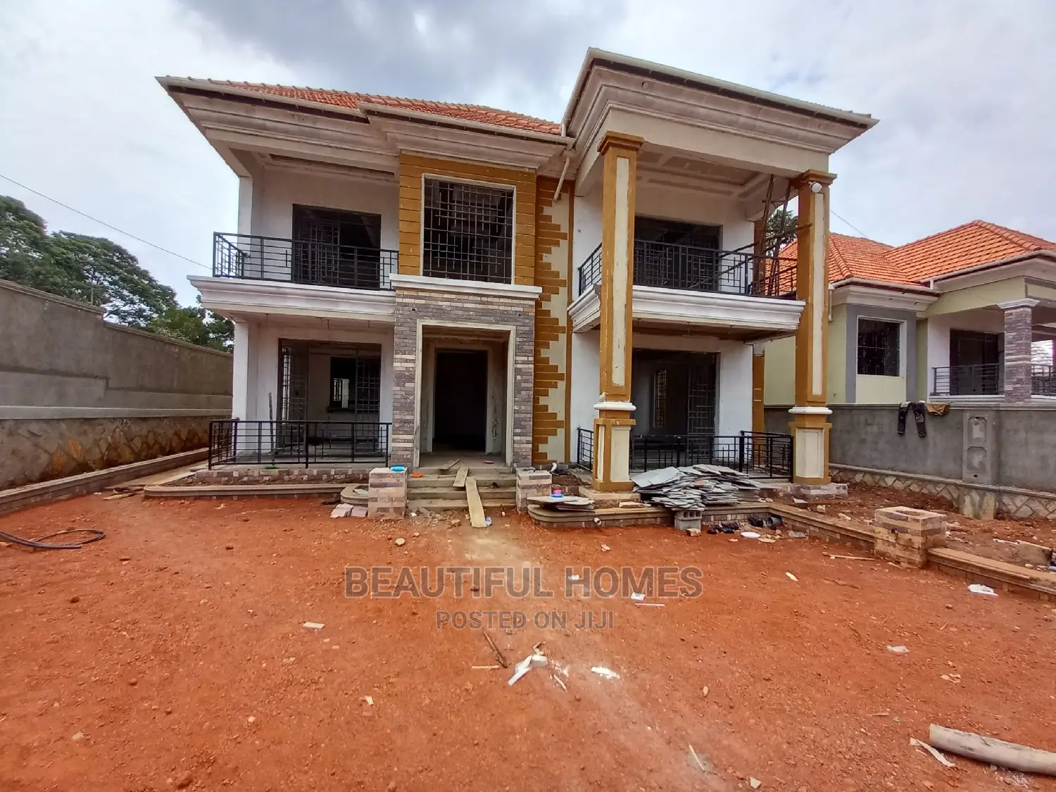 Furnished 6bdrm Duplex in Kisaasi, Central Division for Sale in Central Division