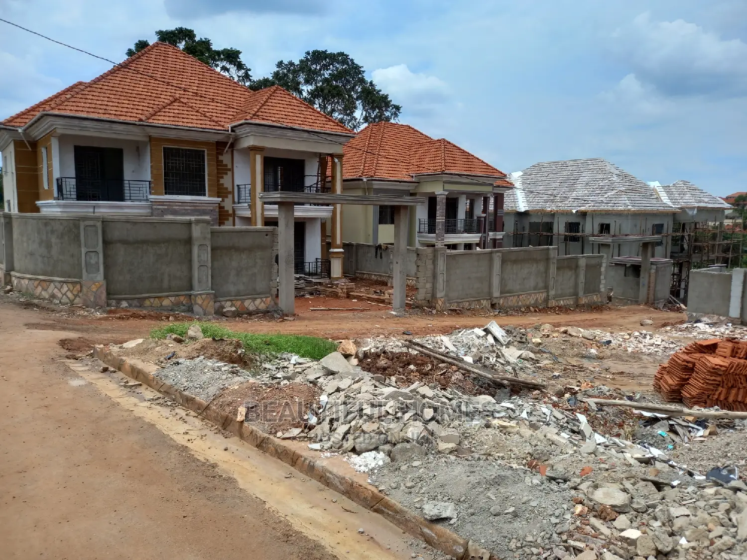 Furnished 6bdrm Duplex in Kisaasi, Central Division for Sale in Central Division