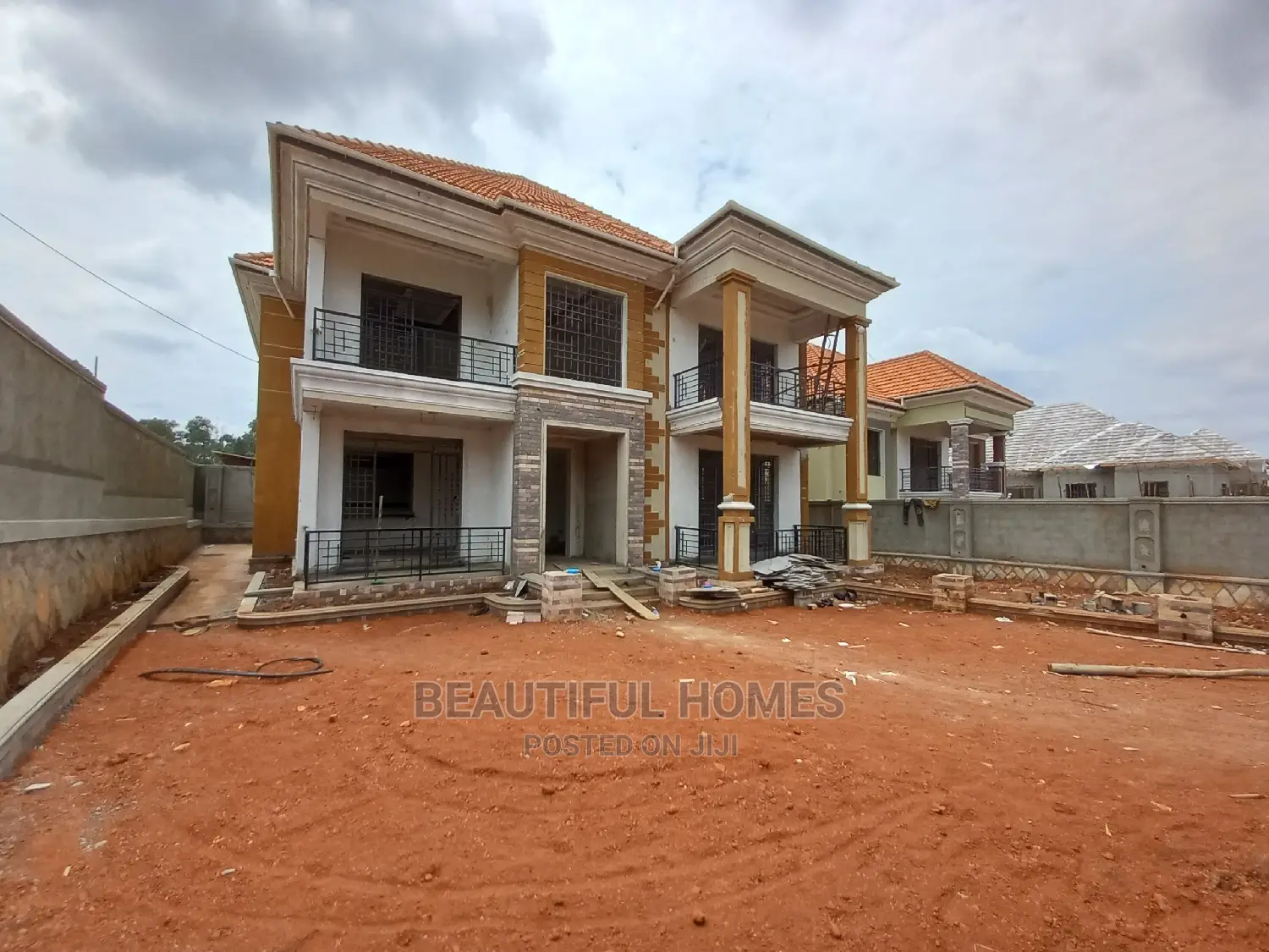 Furnished 6bdrm Duplex in Kisaasi Tarmacked, Central Division for Sale in Central Division