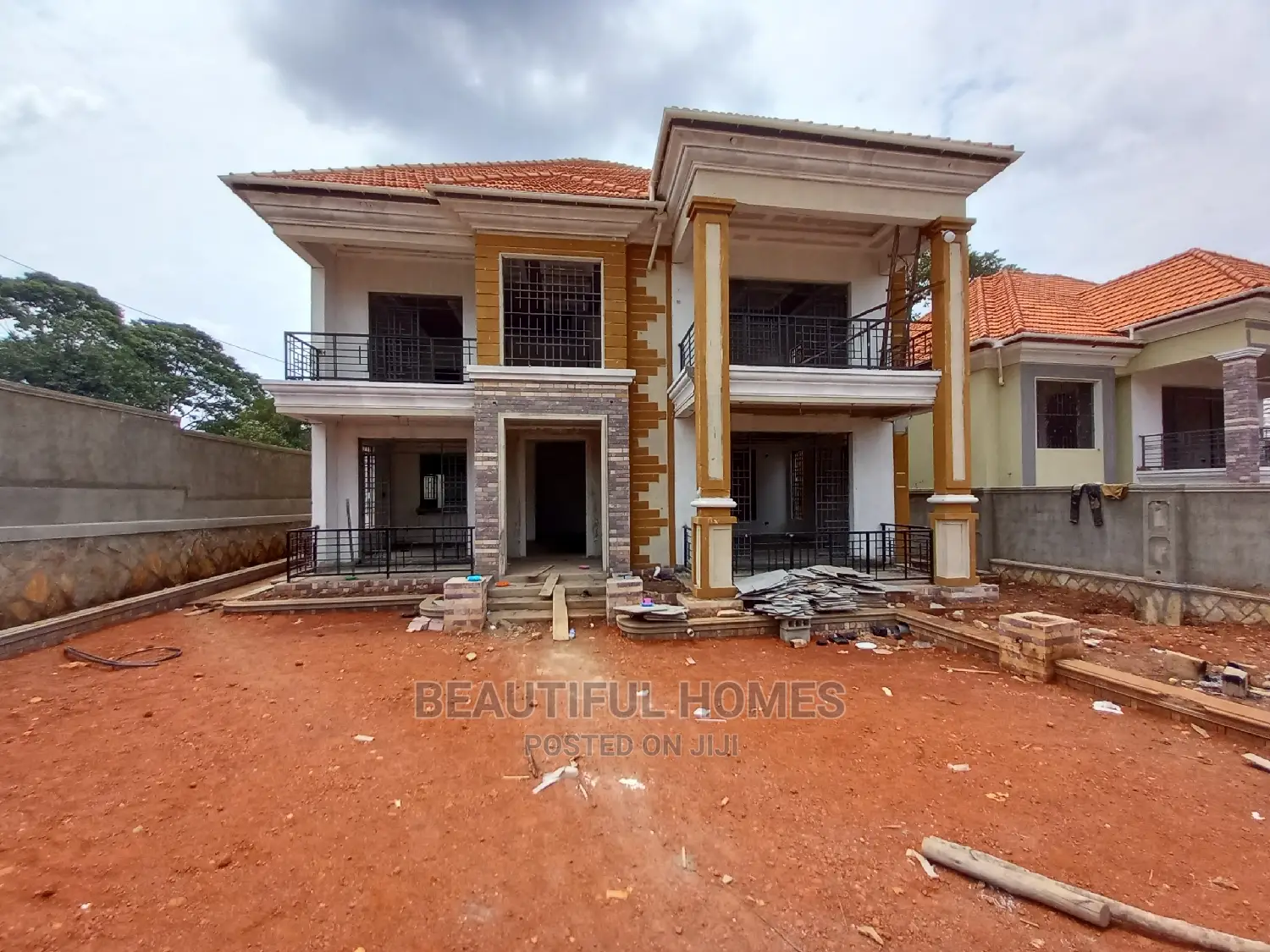Furnished 6bdrm Duplex in Kisaasi Tarmacked, Central Division for Sale in Central Division