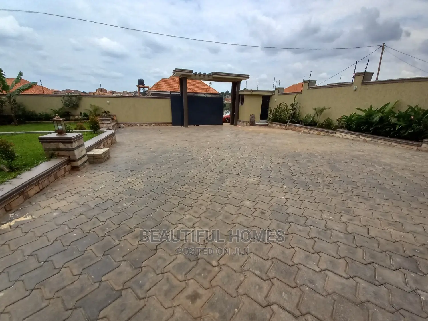 Furnished 6bdrm Mansion in Kisaasi Executive, Central Division in Central Division