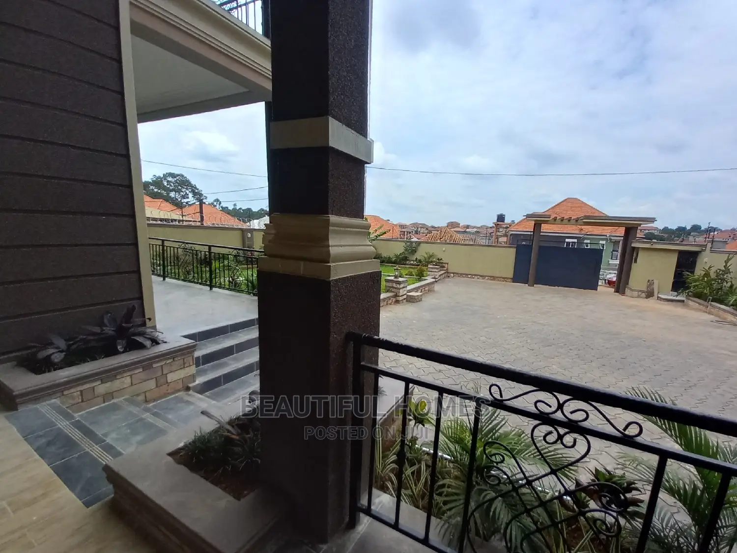 Furnished 6bdrm Mansion in Kisaasi Executive, Central Division in Central Division