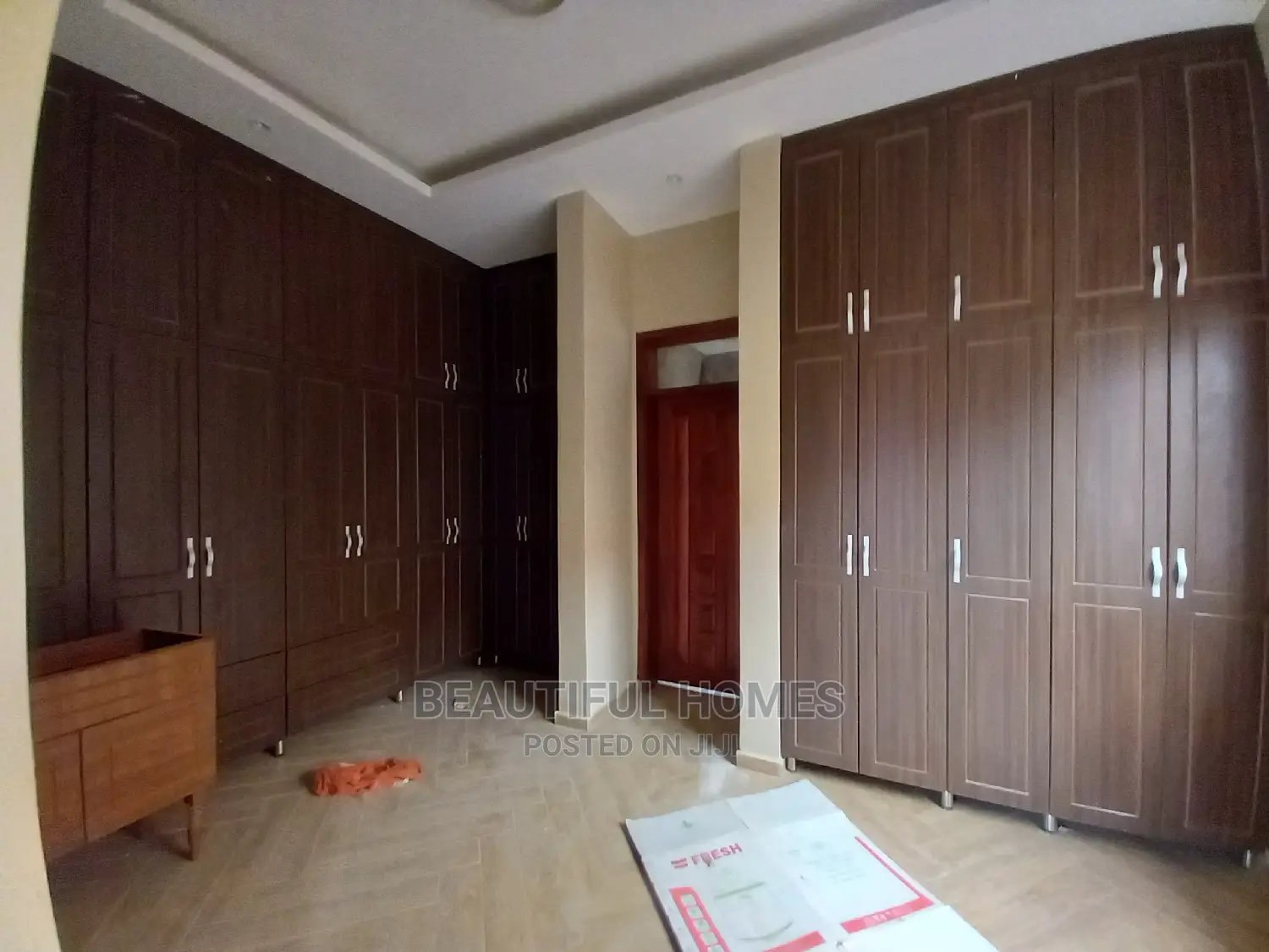 Furnished 6bdrm Mansion in Kisaasi Beauty, Central Division for Sale in Central Division
