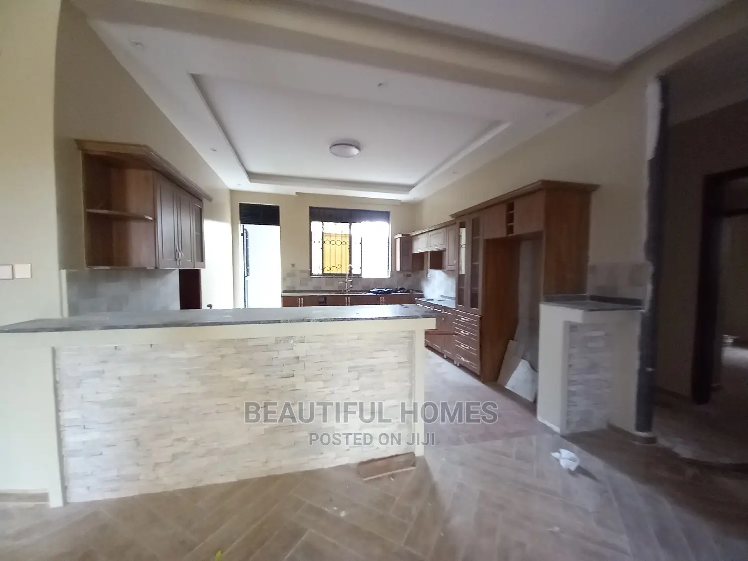 Furnished 6bdrm Mansion in Kisaasi Kings, Central Division for Sale in Central Division