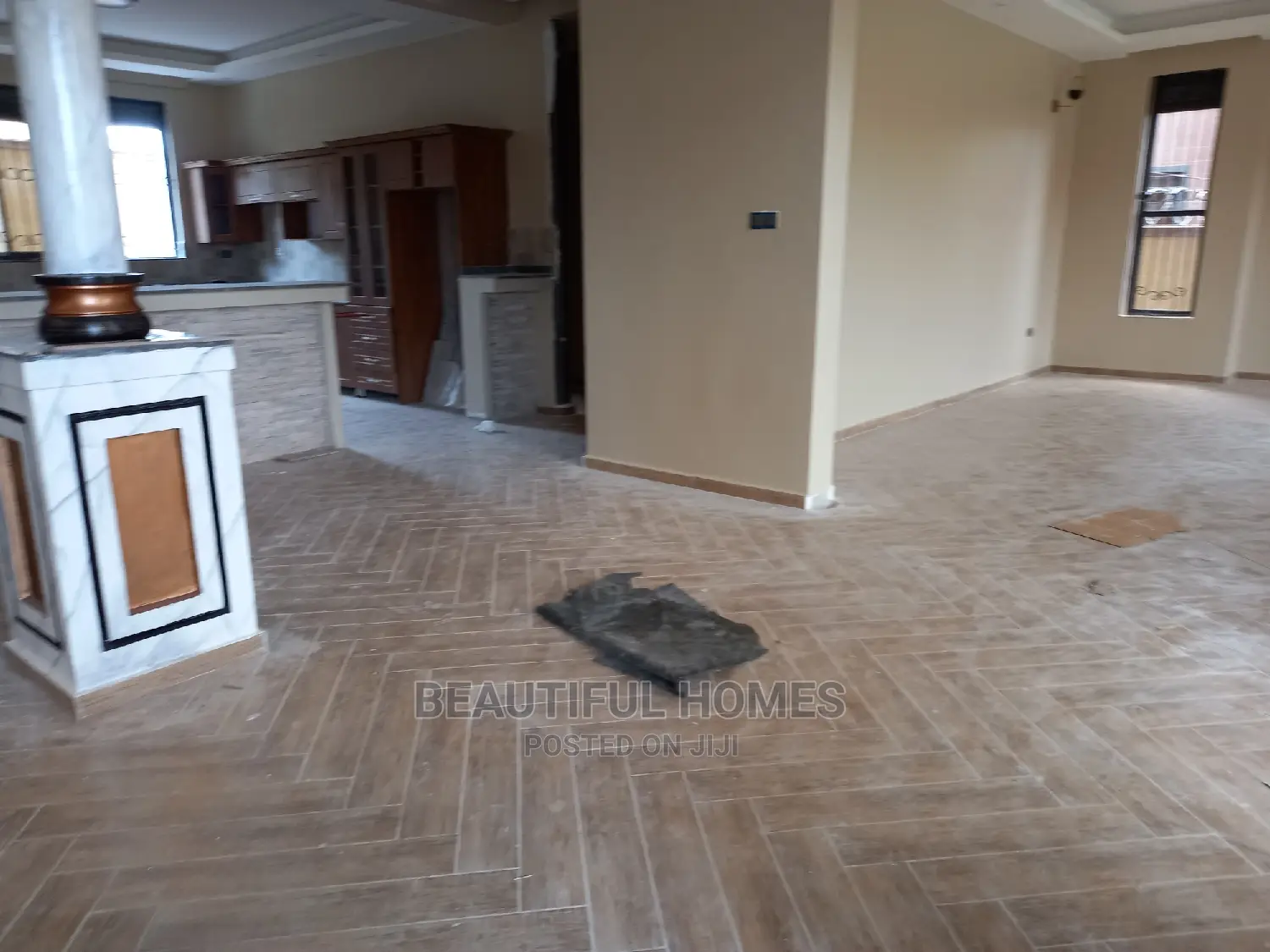 Furnished 6bdrm Mansion in Kisaasi Kings, Central Division for Sale in Central Division