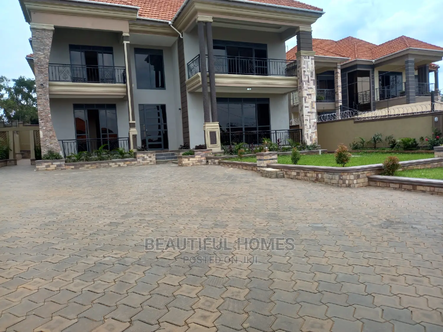 Furnished 6bdrm Mansion in Kisaasi Tarmacked, Central Division in Central Division
