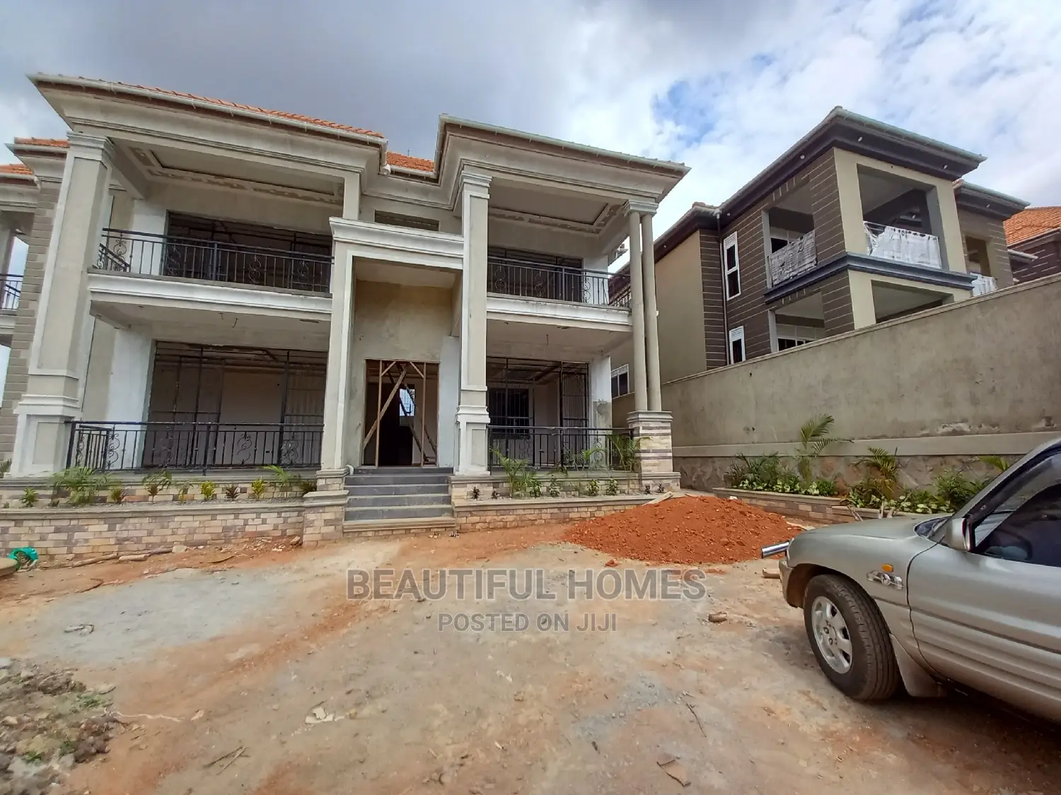 Furnished 6bdrm Mansion in Kisaasi Tarmack, Central Division for Sale in Central Division