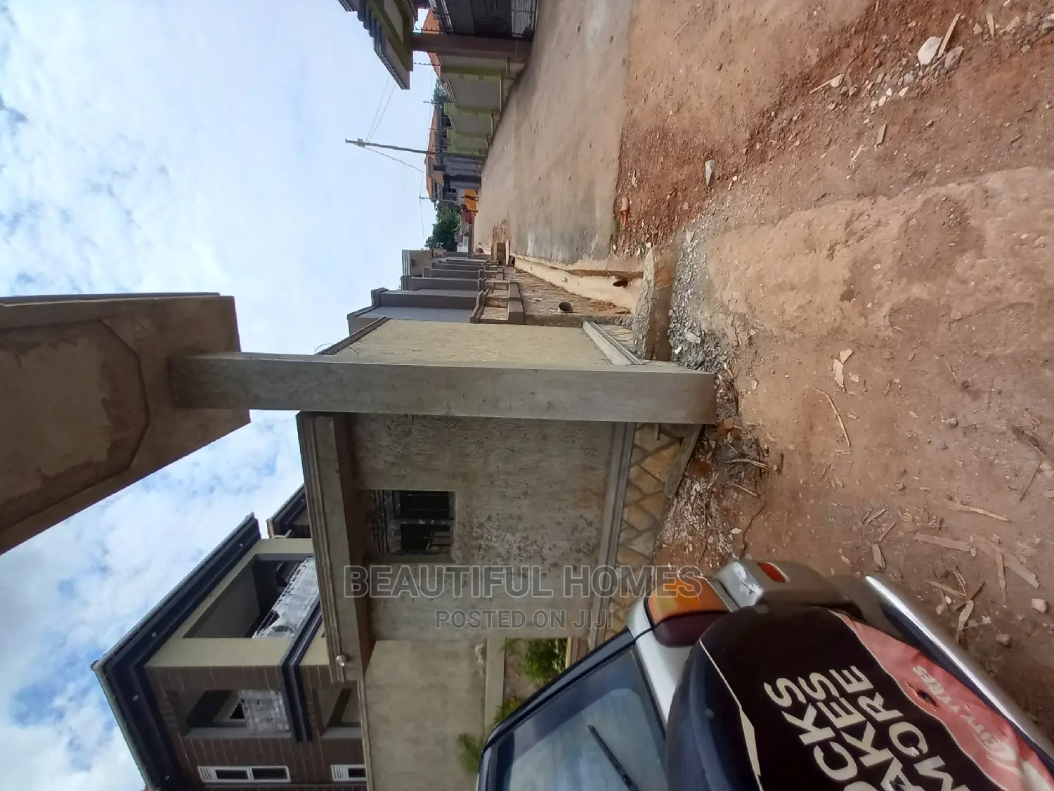Furnished 6bdrm Mansion in Kisaasi Tarmack, Central Division for Sale in Central Division
