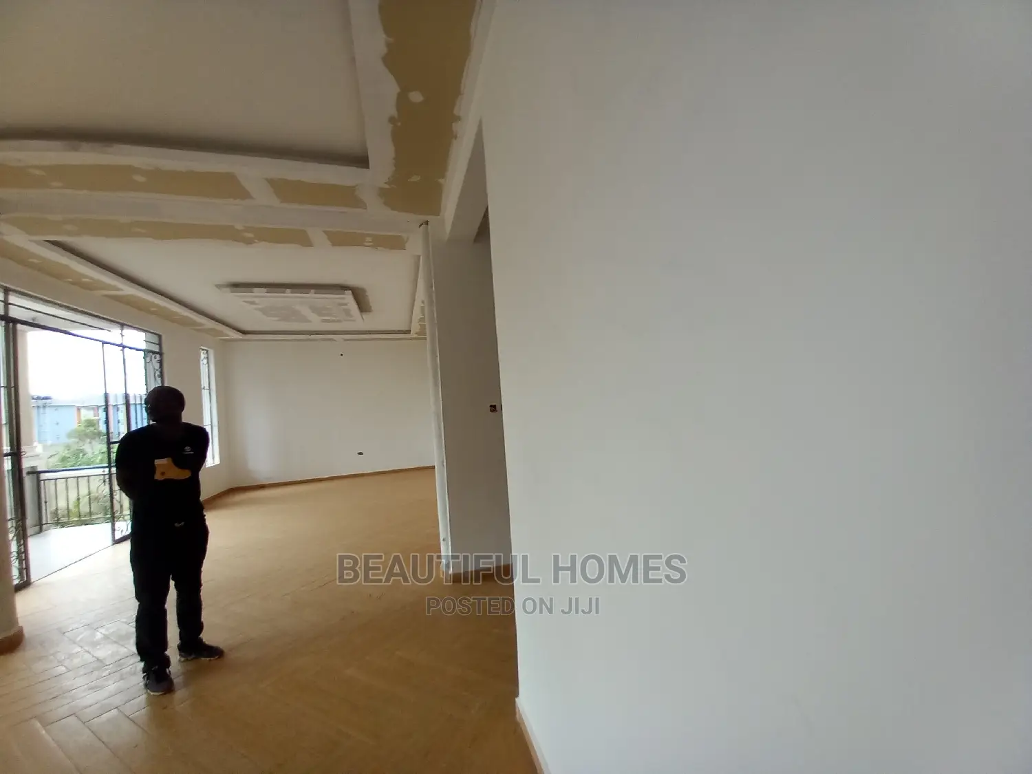 Furnished 6bdrm Mansion in Kisaasi Rich, Central Division for Sale in Central Division
