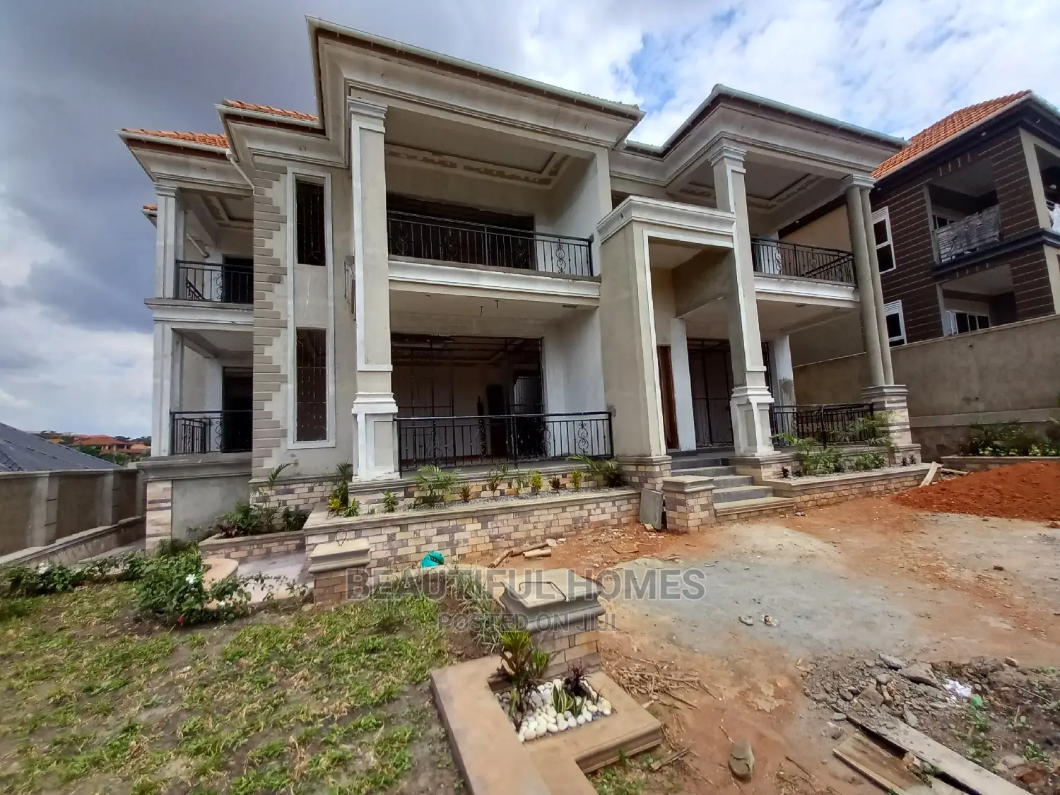 Furnished 6bdrm Mansion in Kisaasi Rich, Central Division for Sale in Central Division