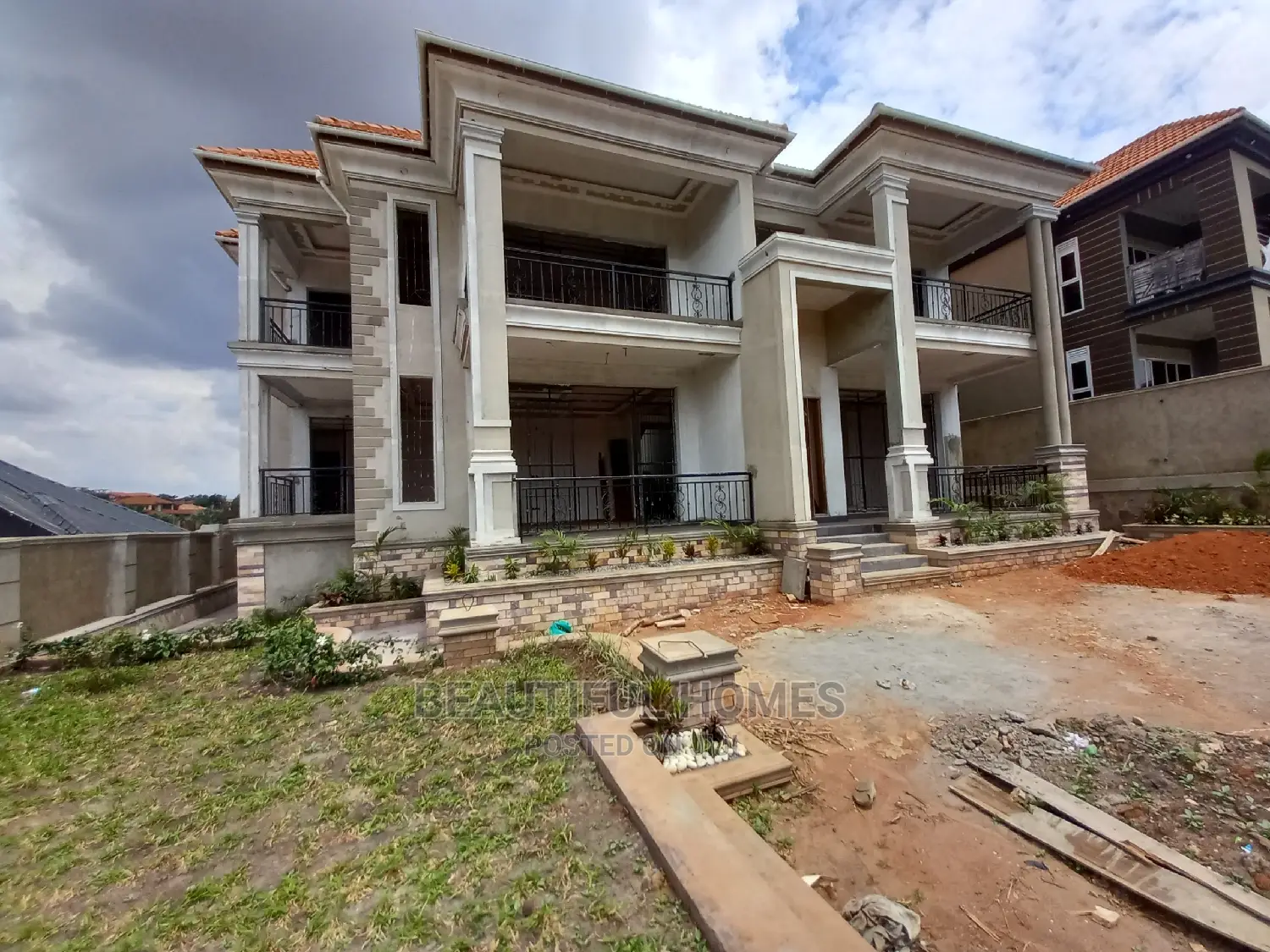Furnished 6bdrm Mansion in Kisaasi Rich, Central Division for Sale in Central Division