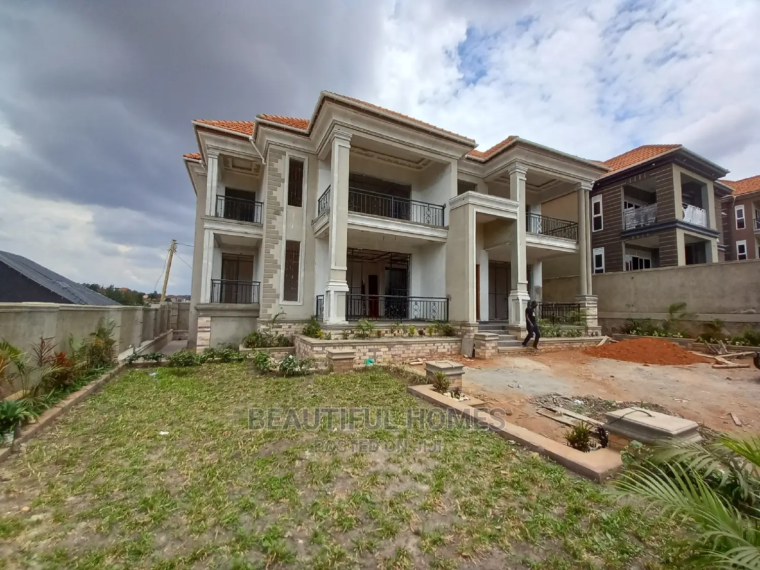 Furnished 6bdrm Mansion in Kisaasi Upscale, Central Division for Sale in Central Division