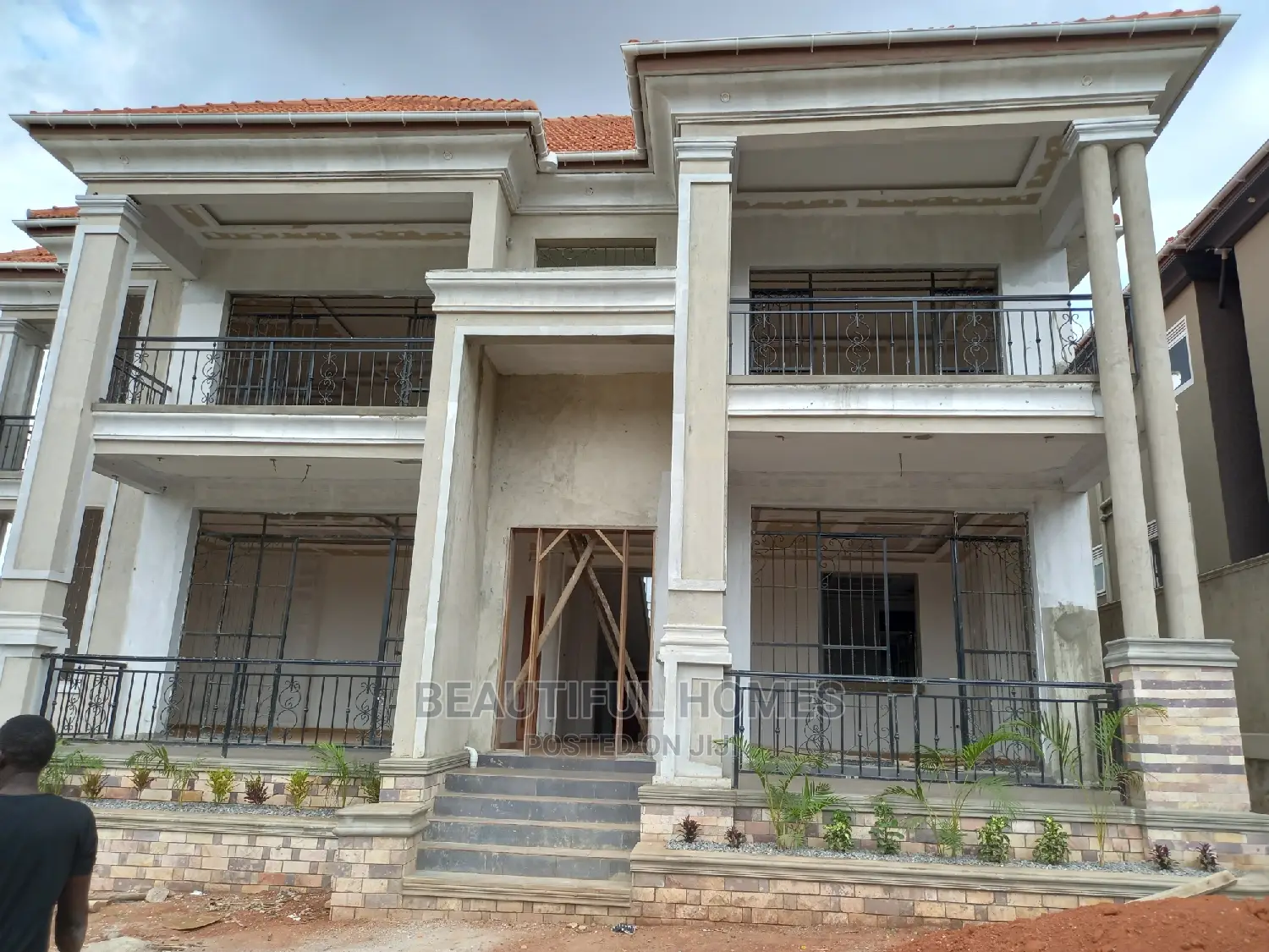 Furnished 6bdrm Mansion in Kisaasi Wealthy, Central Division for Sale in Central Division
