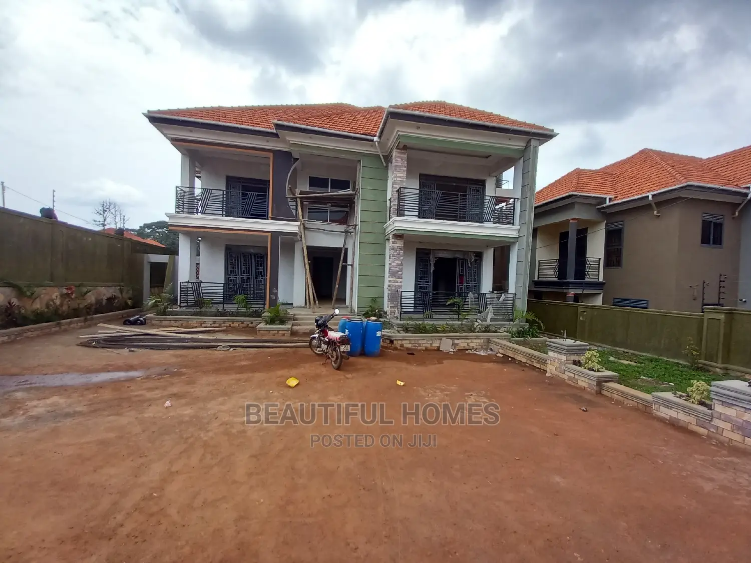 Furnished 6bdrm Duplex in Kisaasi Tarmacked, Central Division for Sale in Central Division
