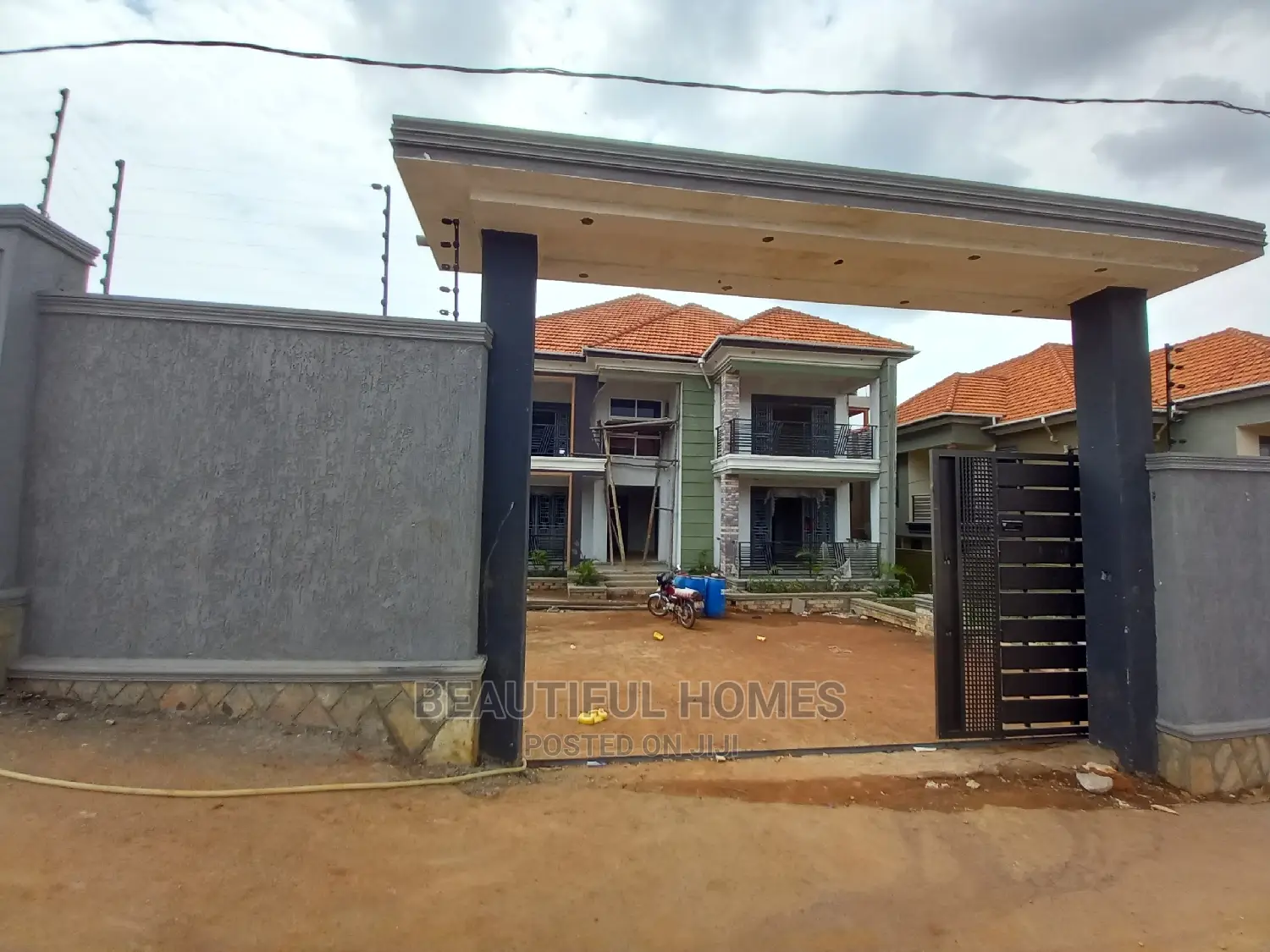 Furnished 6bdrm Duplex in Kisaasi Tarmacked, Central Division for Sale in Central Division
