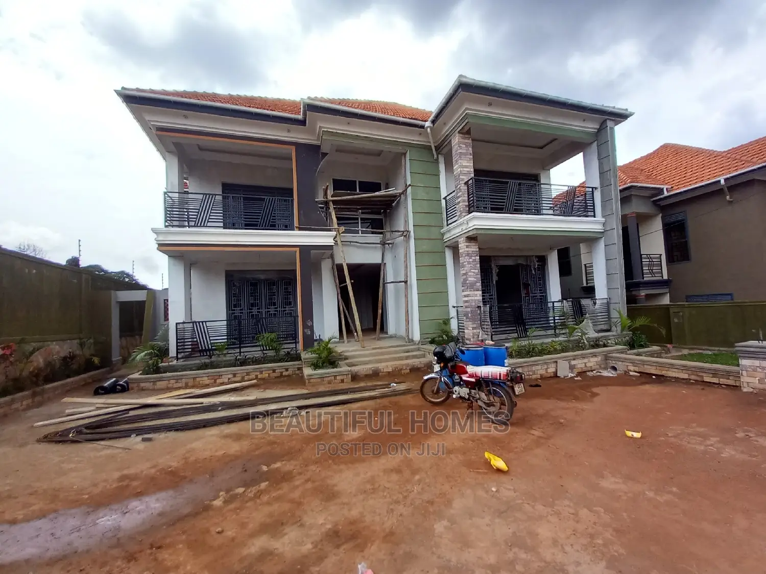 Furnished 6bdrm House in Kisaasi Tarmack, Central Division for Sale in Central Division