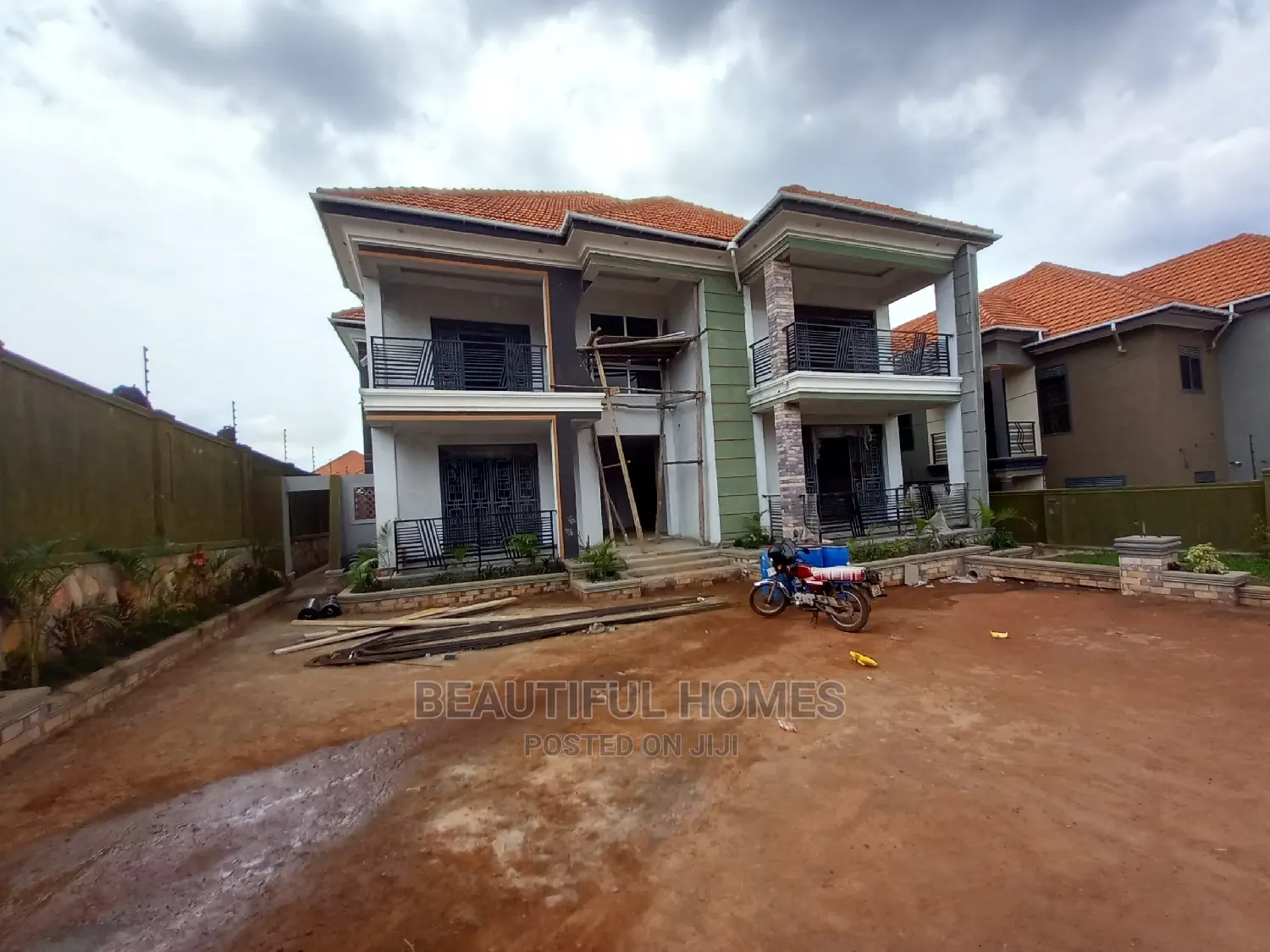 Furnished 6bdrm House in Kisaasi Tarmack, Central Division for Sale in Central Division