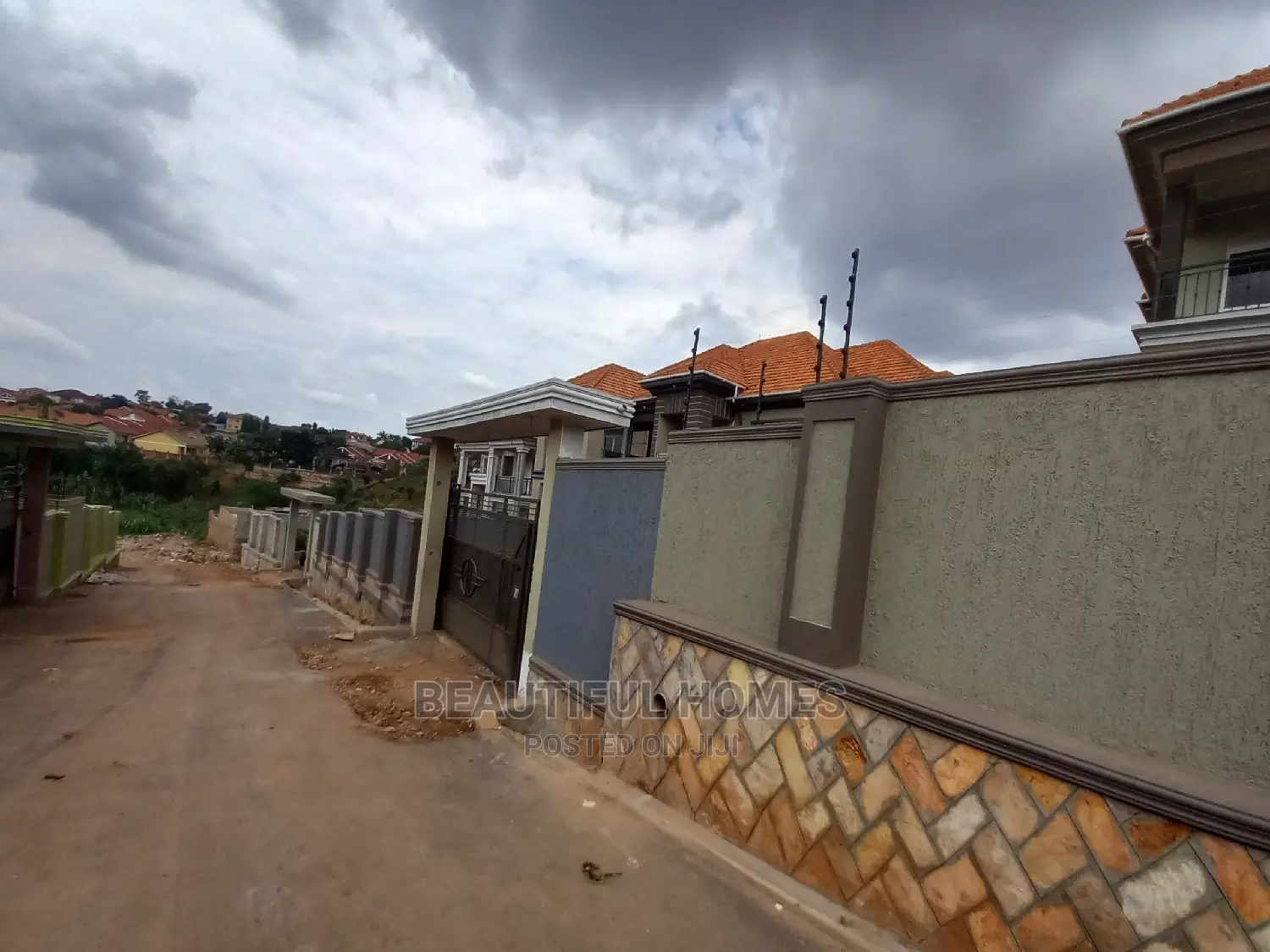 Furnished 6bdrm Mansion in Kisaasi, Central Division for Sale in Central Division