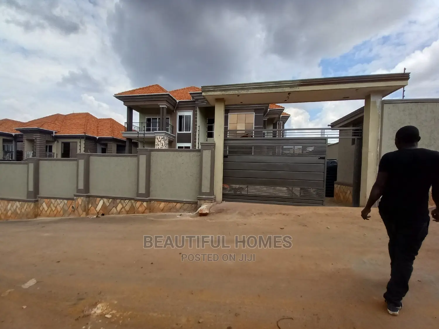 Furnished 6bdrm Mansion in Kisaasi, Central Division for Sale in Central Division