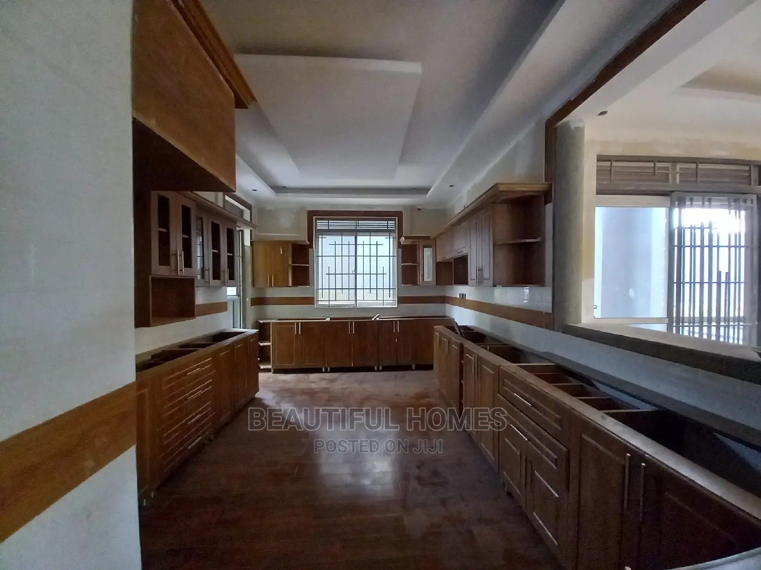 Furnished 7bdrm Mansion in Kisaasi, Central Division for Sale in Central Division