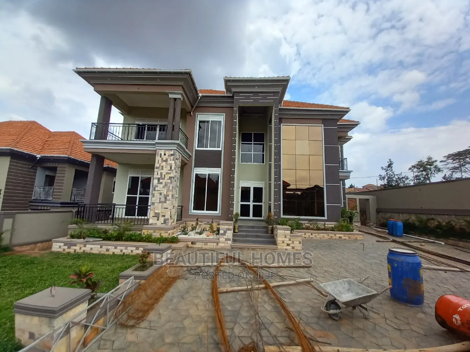Furnished 7bdrm Mansion in Kisaasi Posh, Central Division for Sale in Central Division