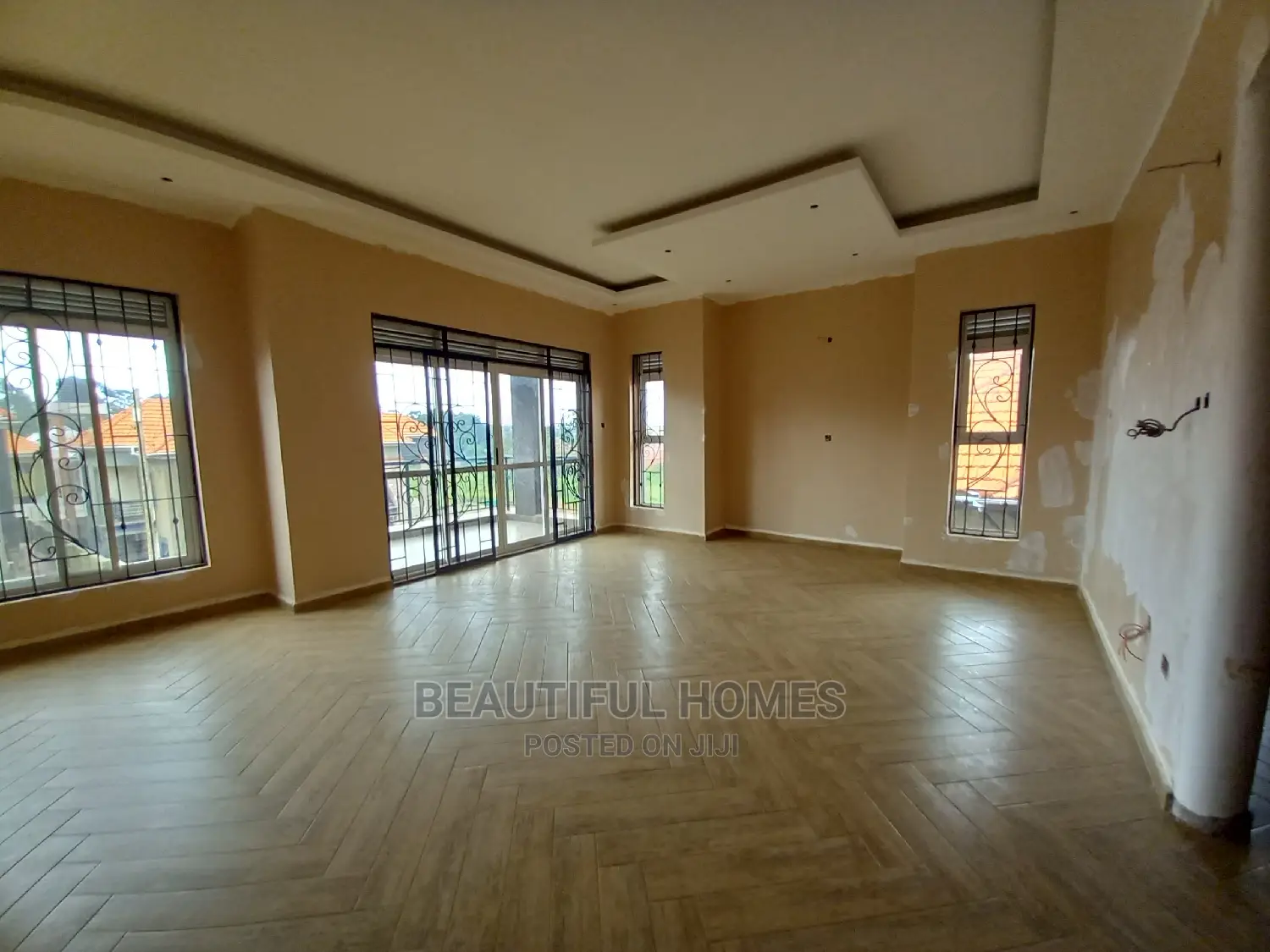 Furnished 6bdrm Mansion in Kisaasi, Central Division for Sale in Central Division