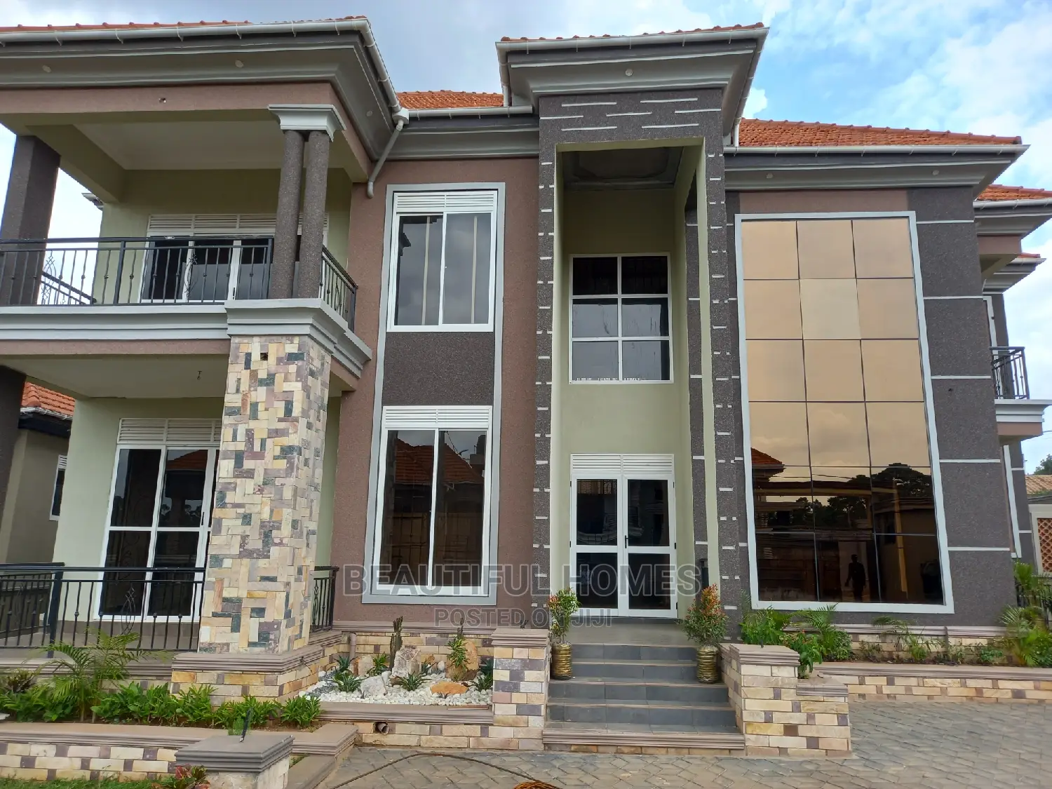 Furnished 6bdrm Mansion in Kisaasi, Central Division for Sale in Central Division