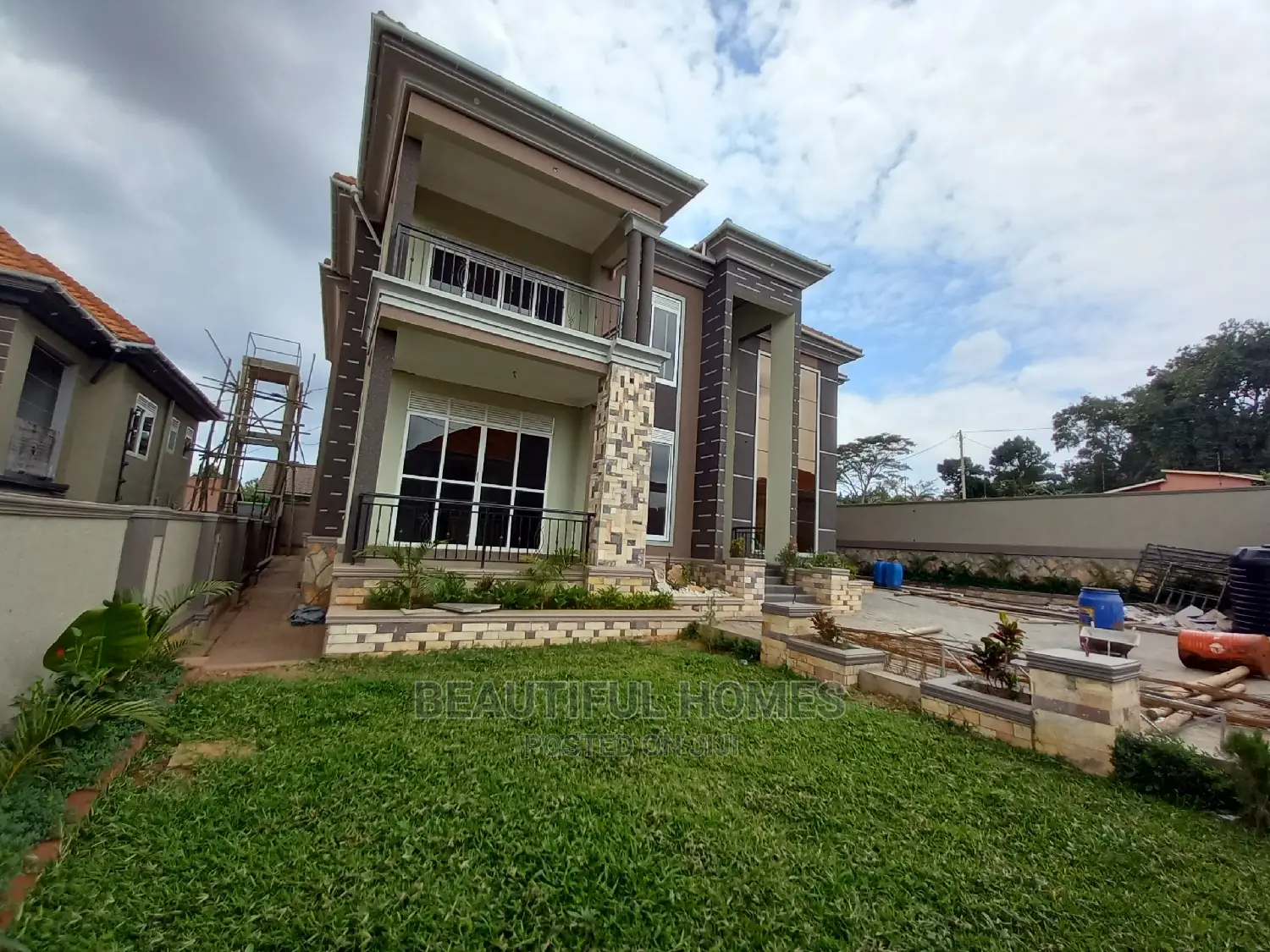 Furnished 6bdrm Mansion in Kisaasi, Central Division for Sale in Central Division